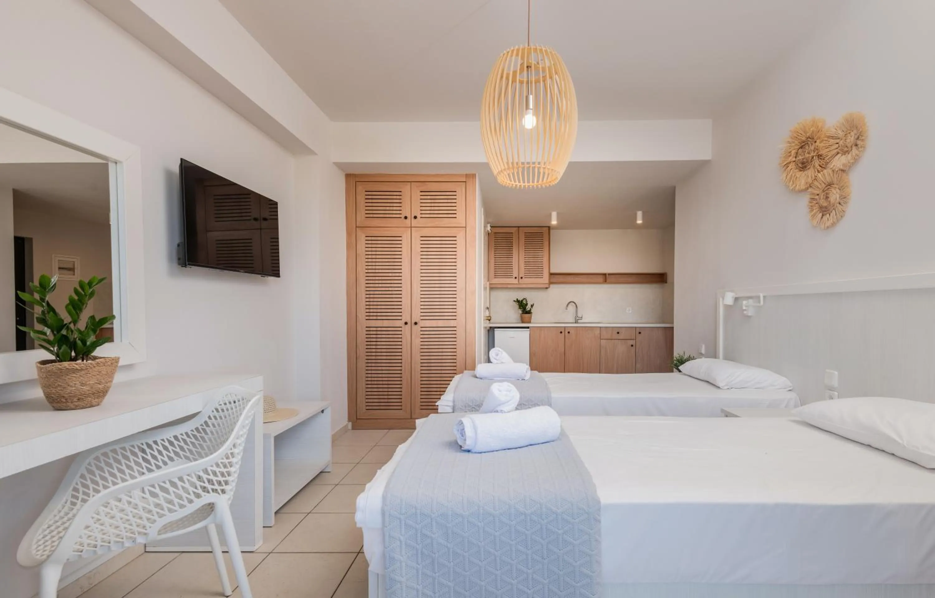 Bed in Alykes View Apartments