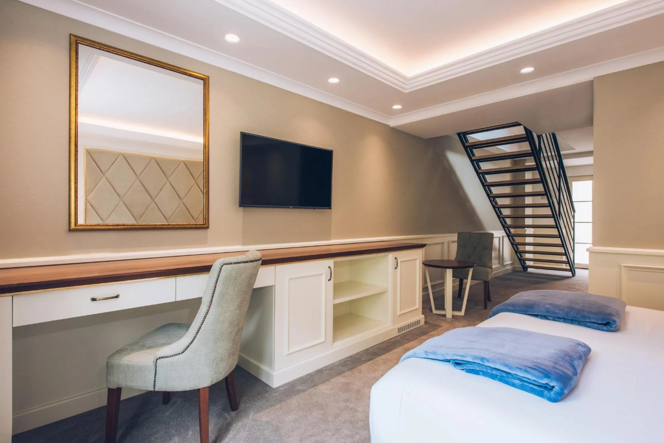 TV and multimedia, Bed in Heritage Grand Perast By Rixos