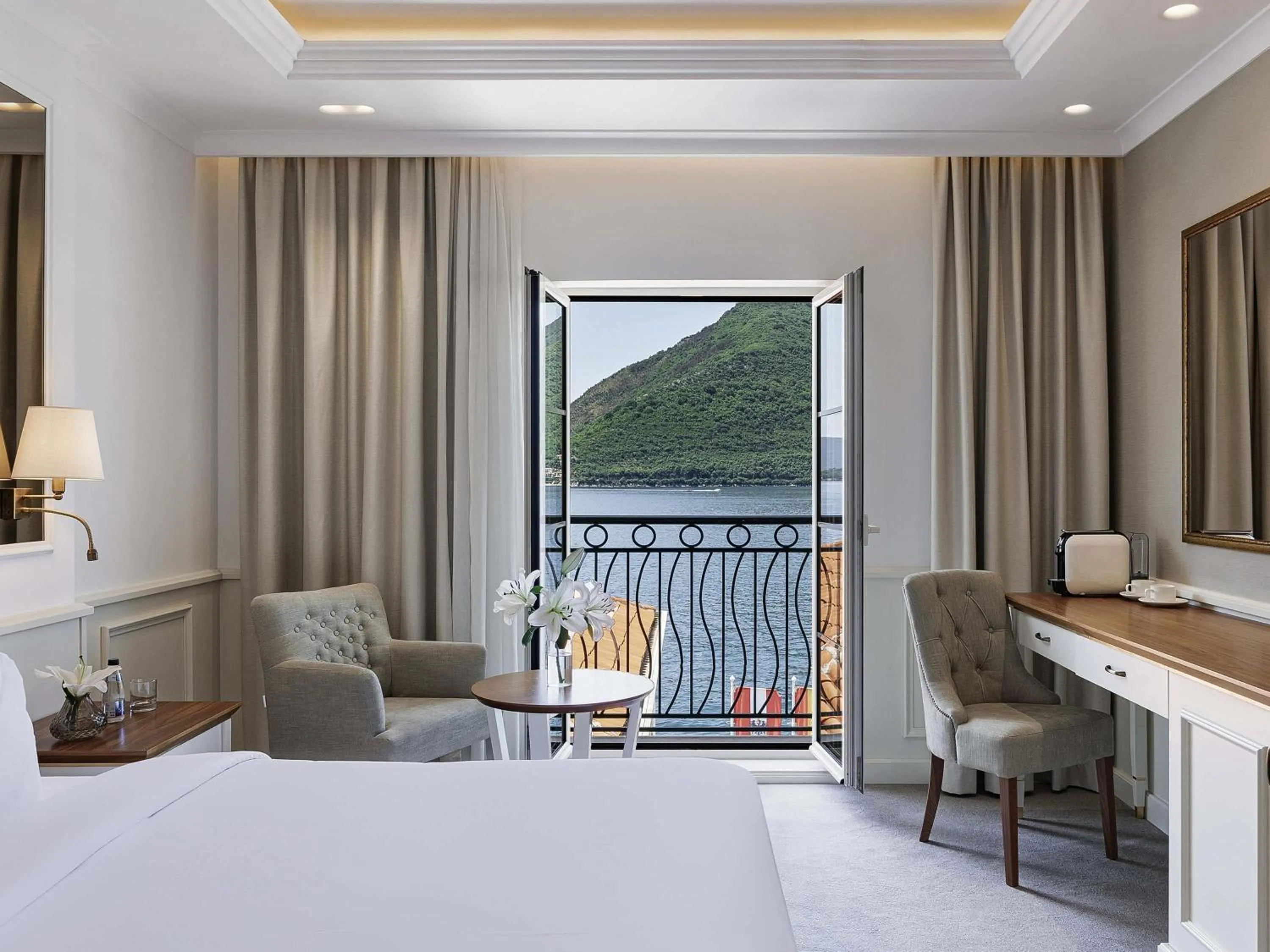 Bedroom, Bed in Heritage Grand Perast By Rixos