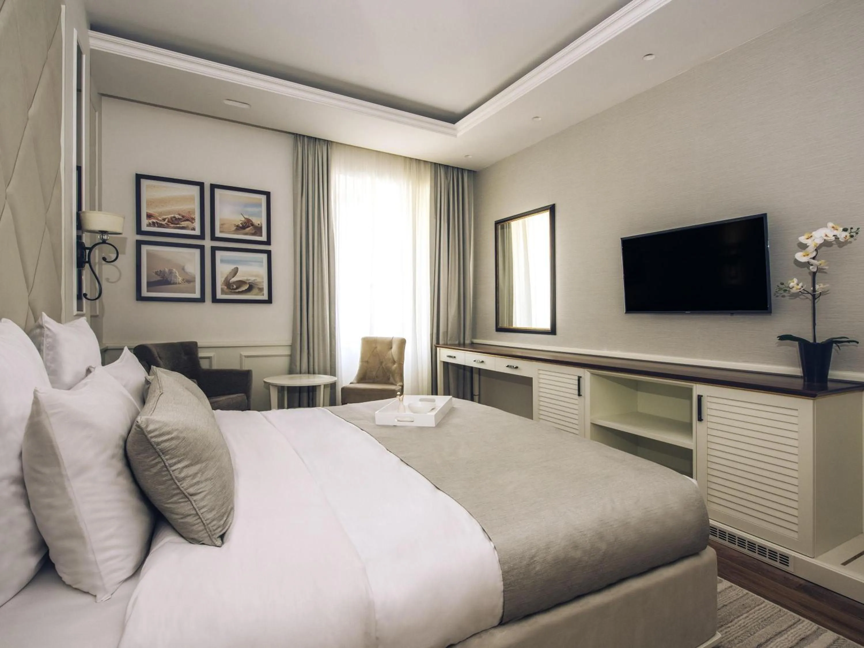 Bedroom, Bed in Heritage Grand Perast By Rixos