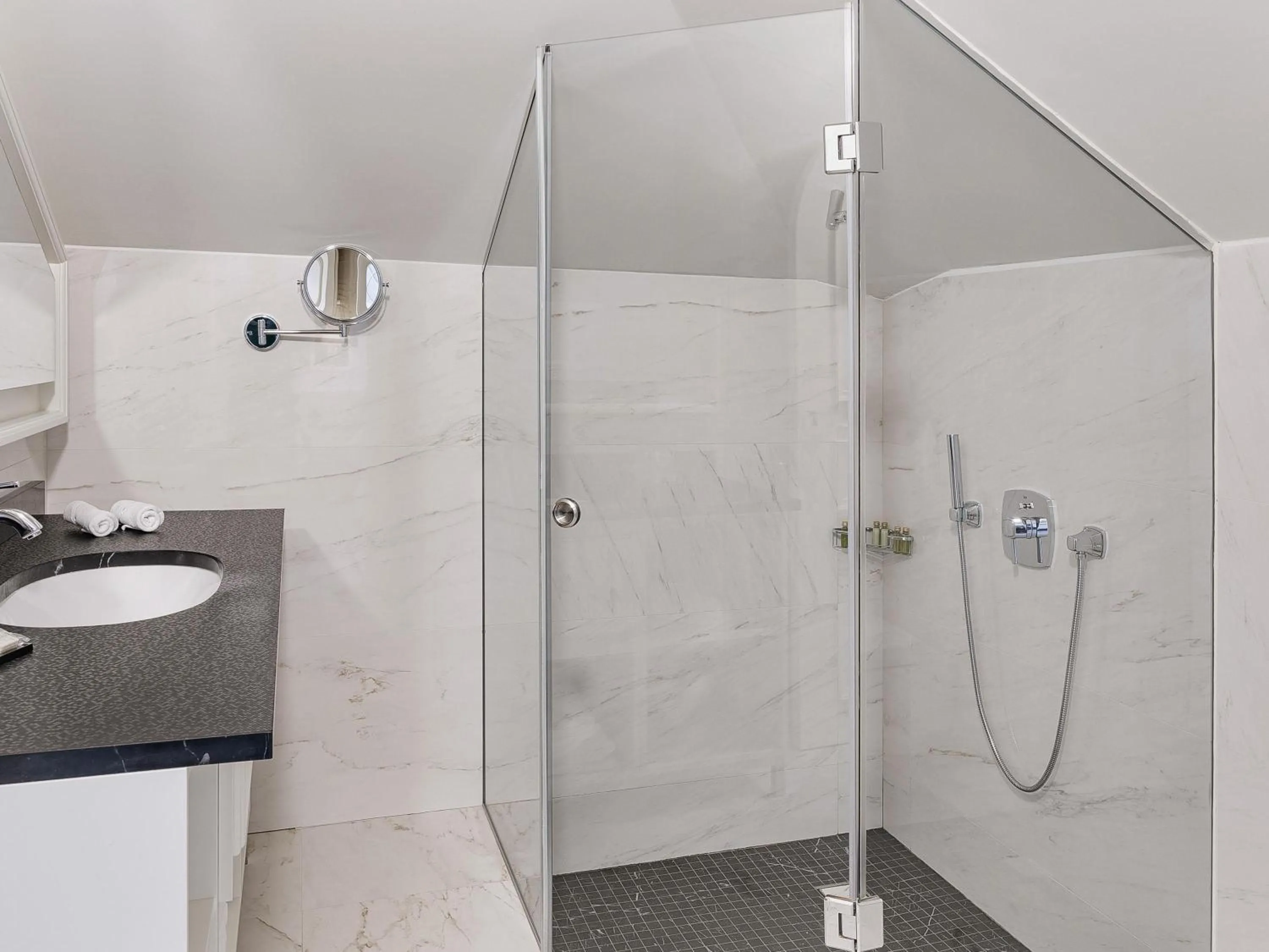 Bedroom in Heritage Grand Perast By Rixos