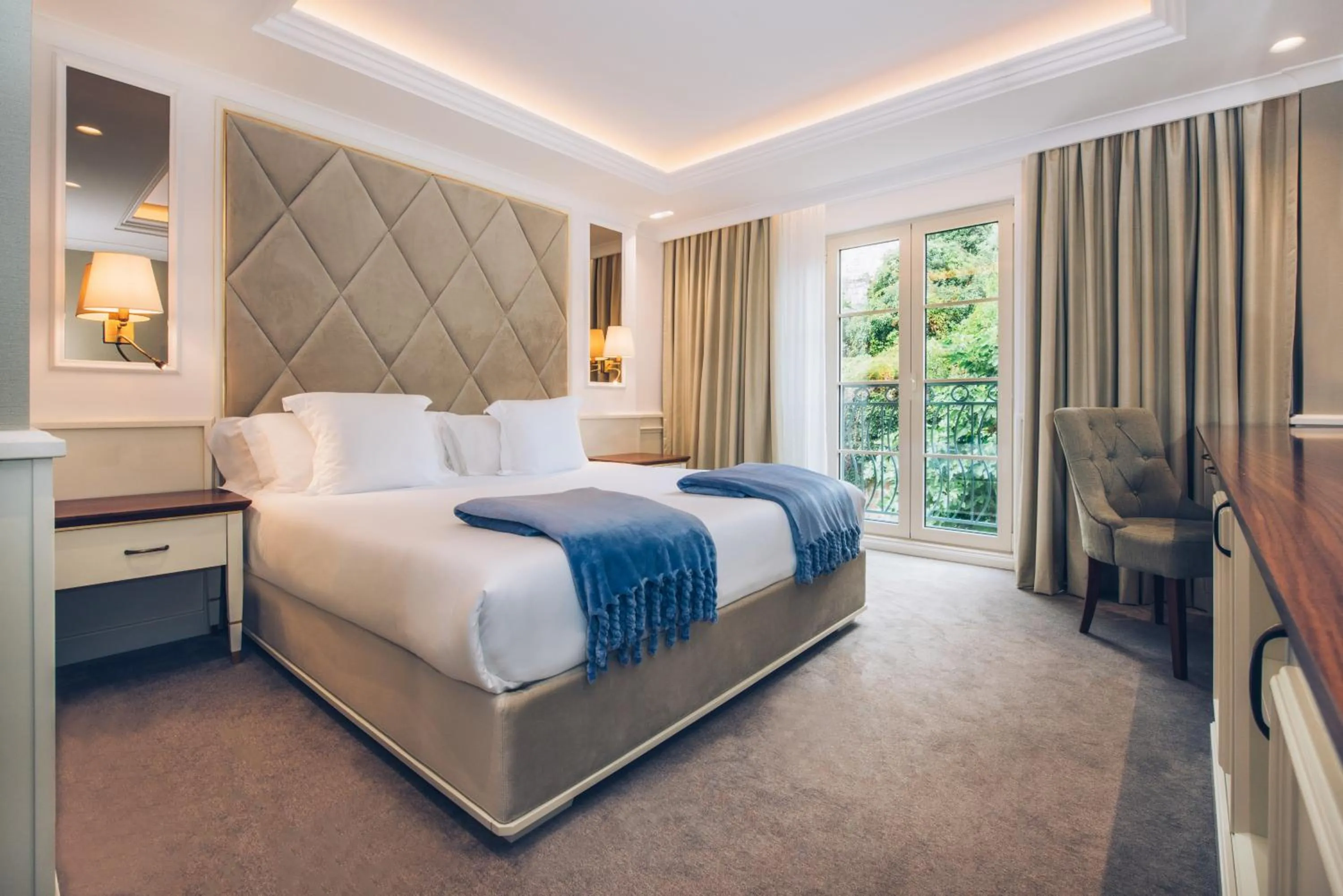 Photo of the whole room, Bed in Heritage Grand Perast By Rixos