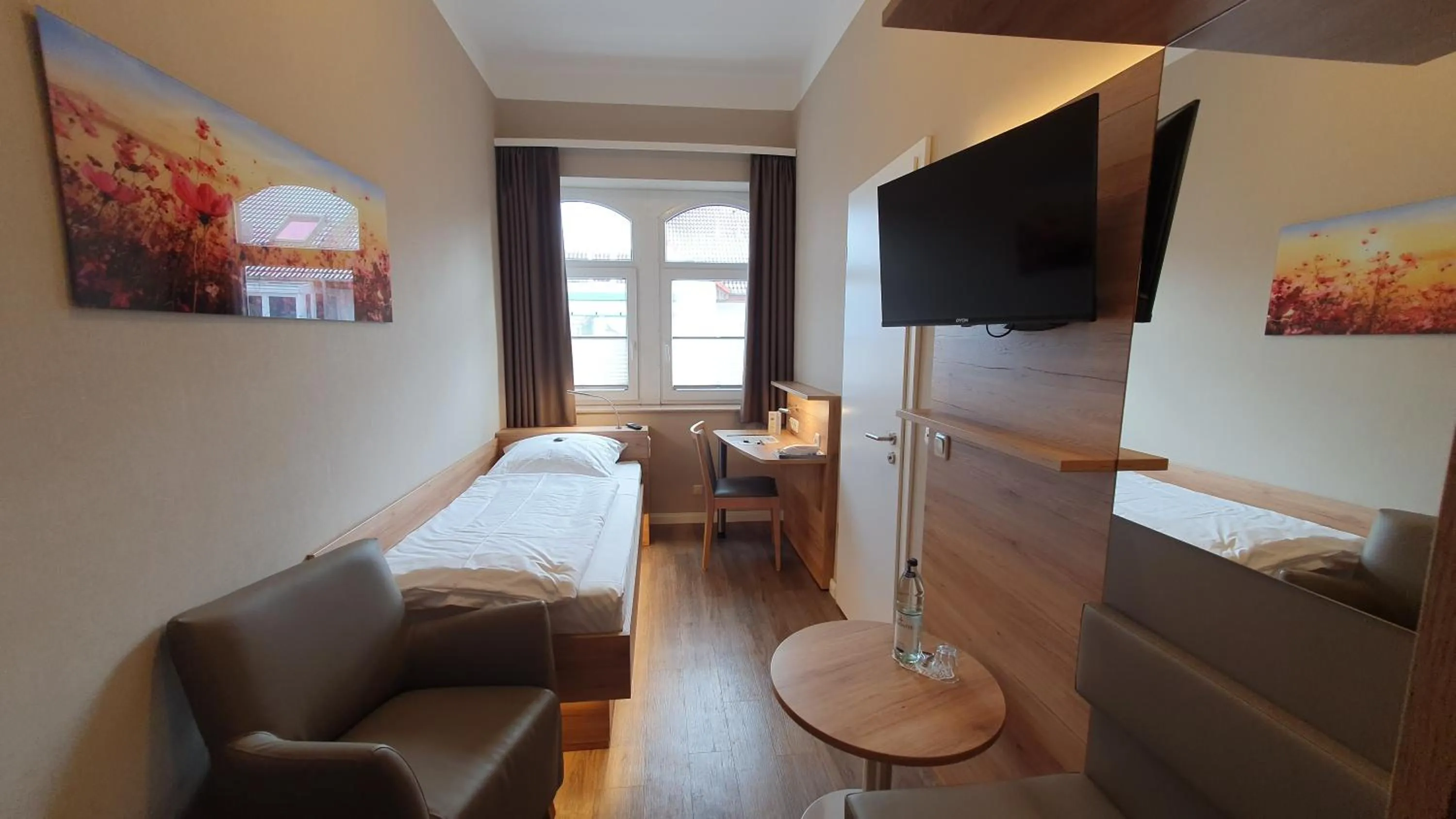 Photo of the whole room, Bed in Hotel An der Altstadt