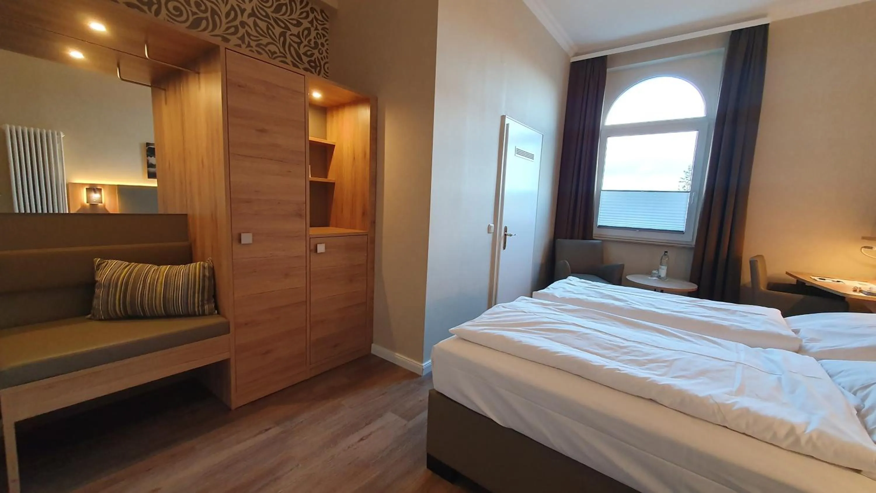 Photo of the whole room, Bed in Hotel An der Altstadt