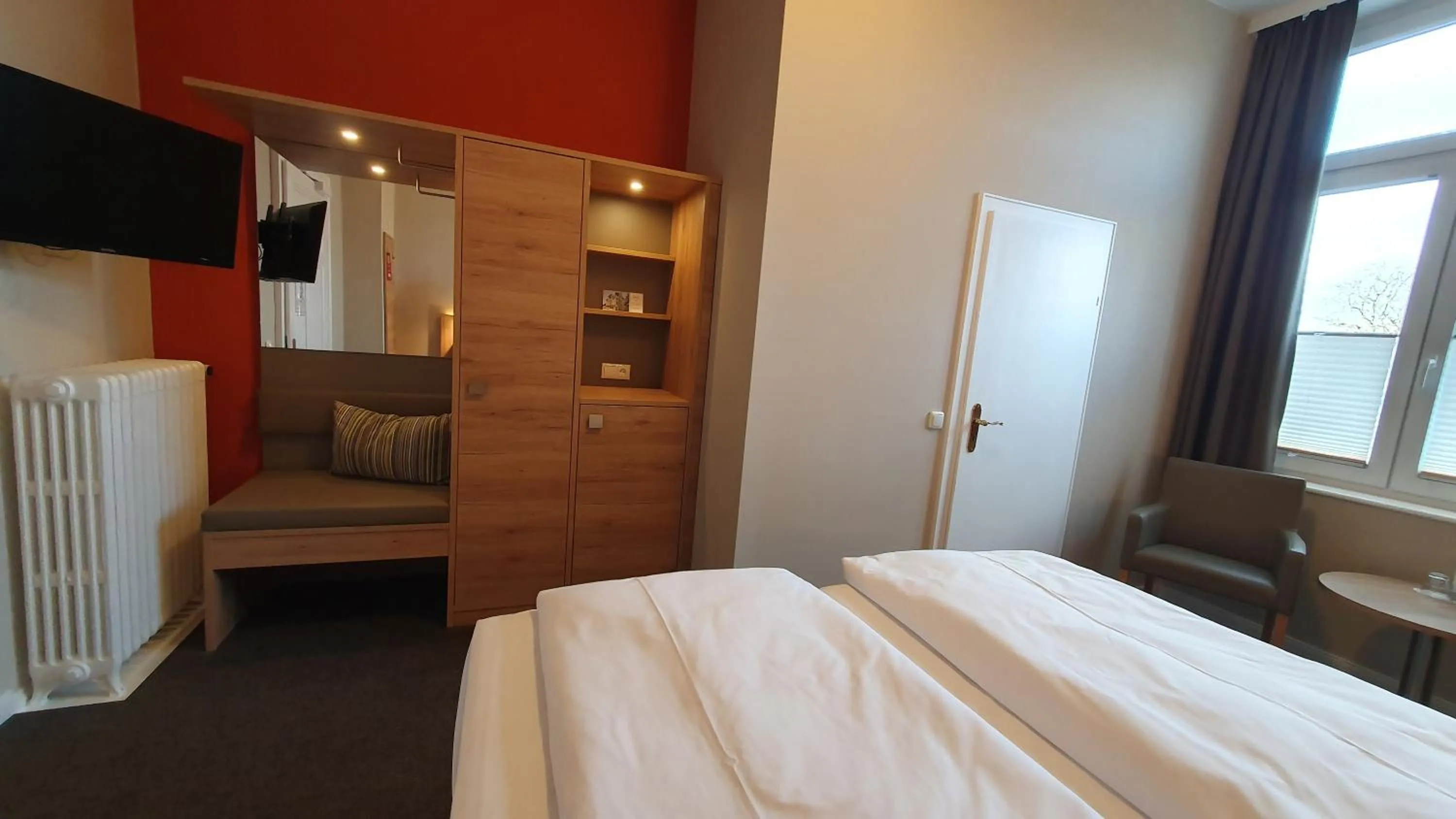 Photo of the whole room, Bed in Hotel An der Altstadt