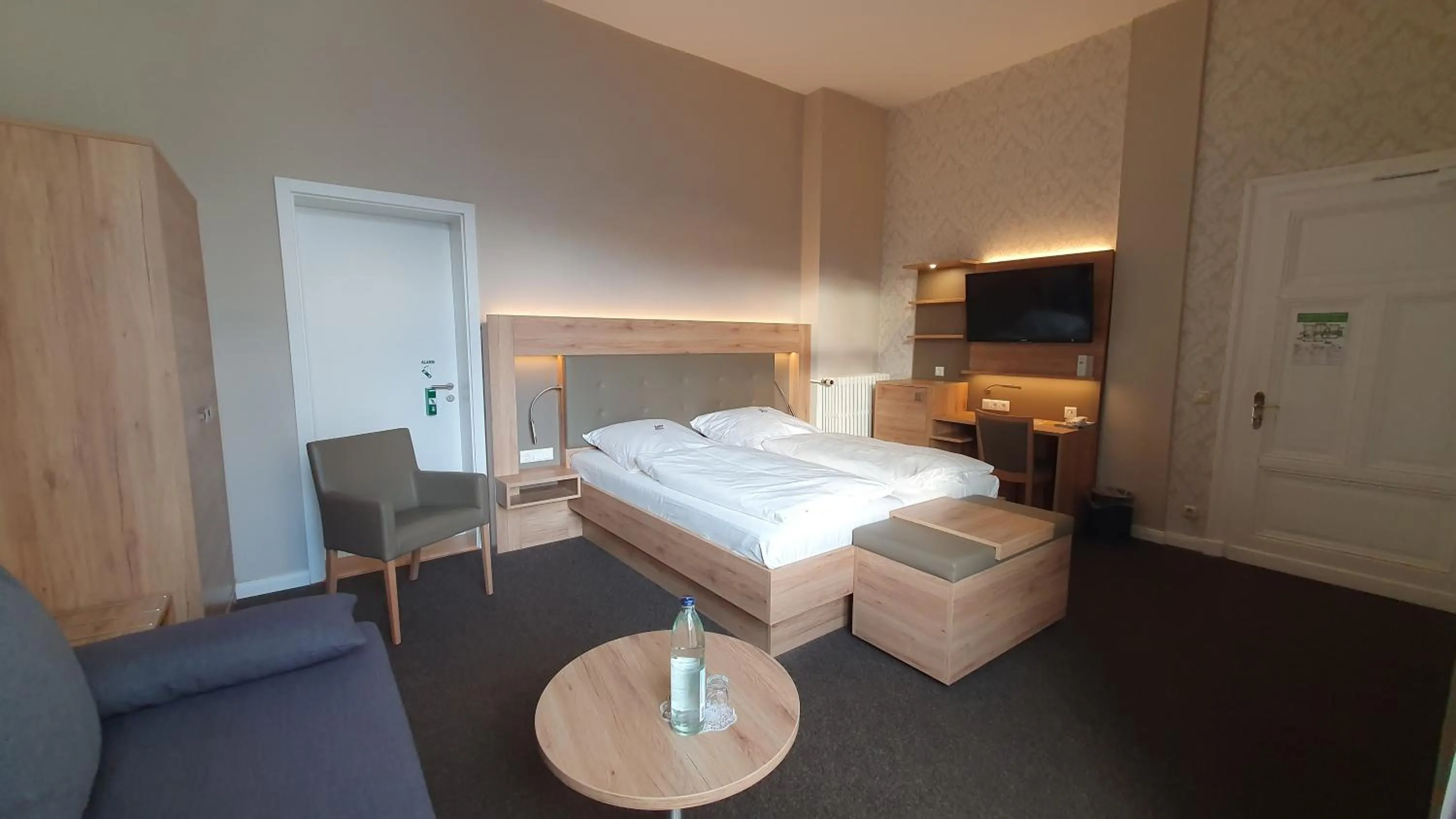 Photo of the whole room, Bed in Hotel An der Altstadt