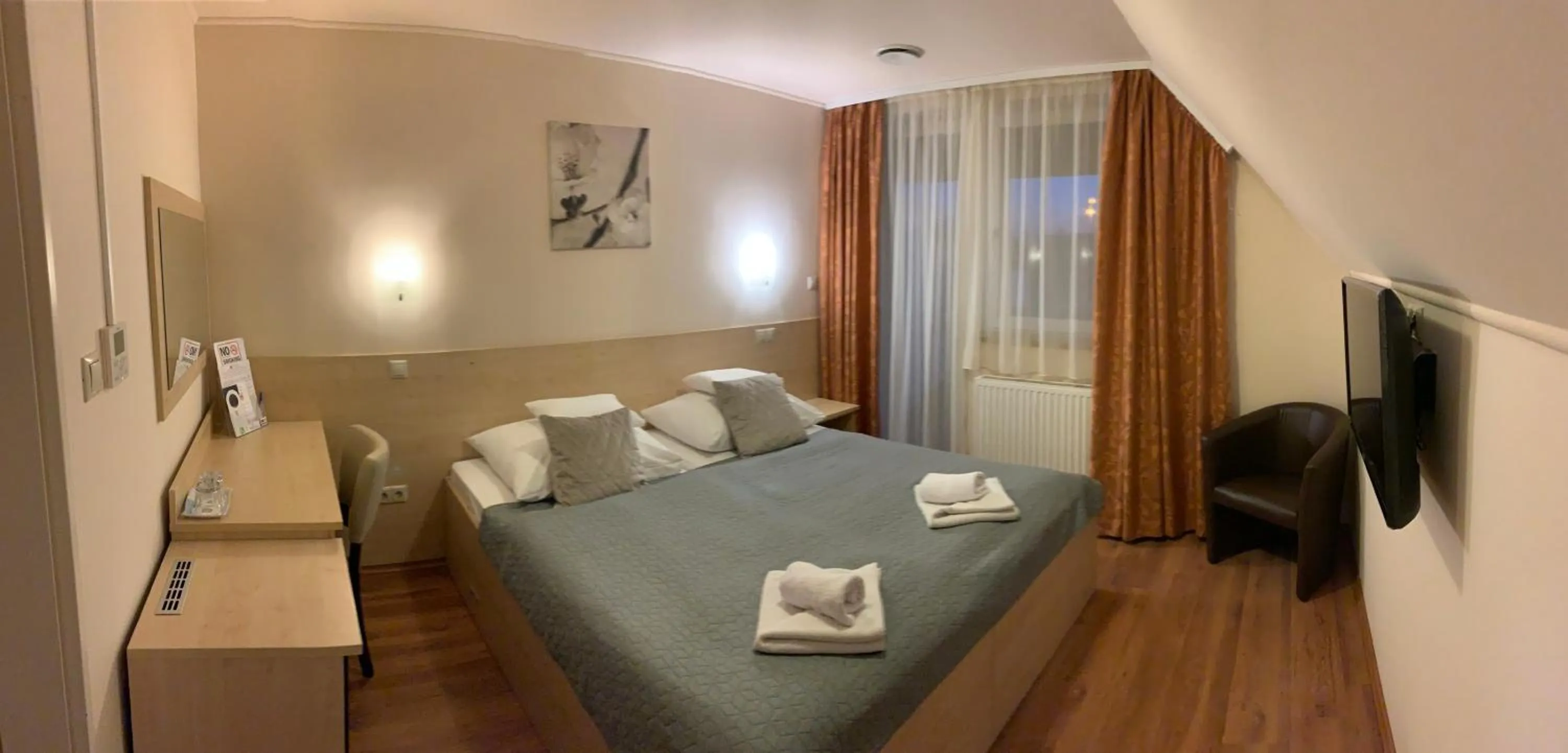 Photo of the whole room, Bed in Nimród Hotel és Ètterem