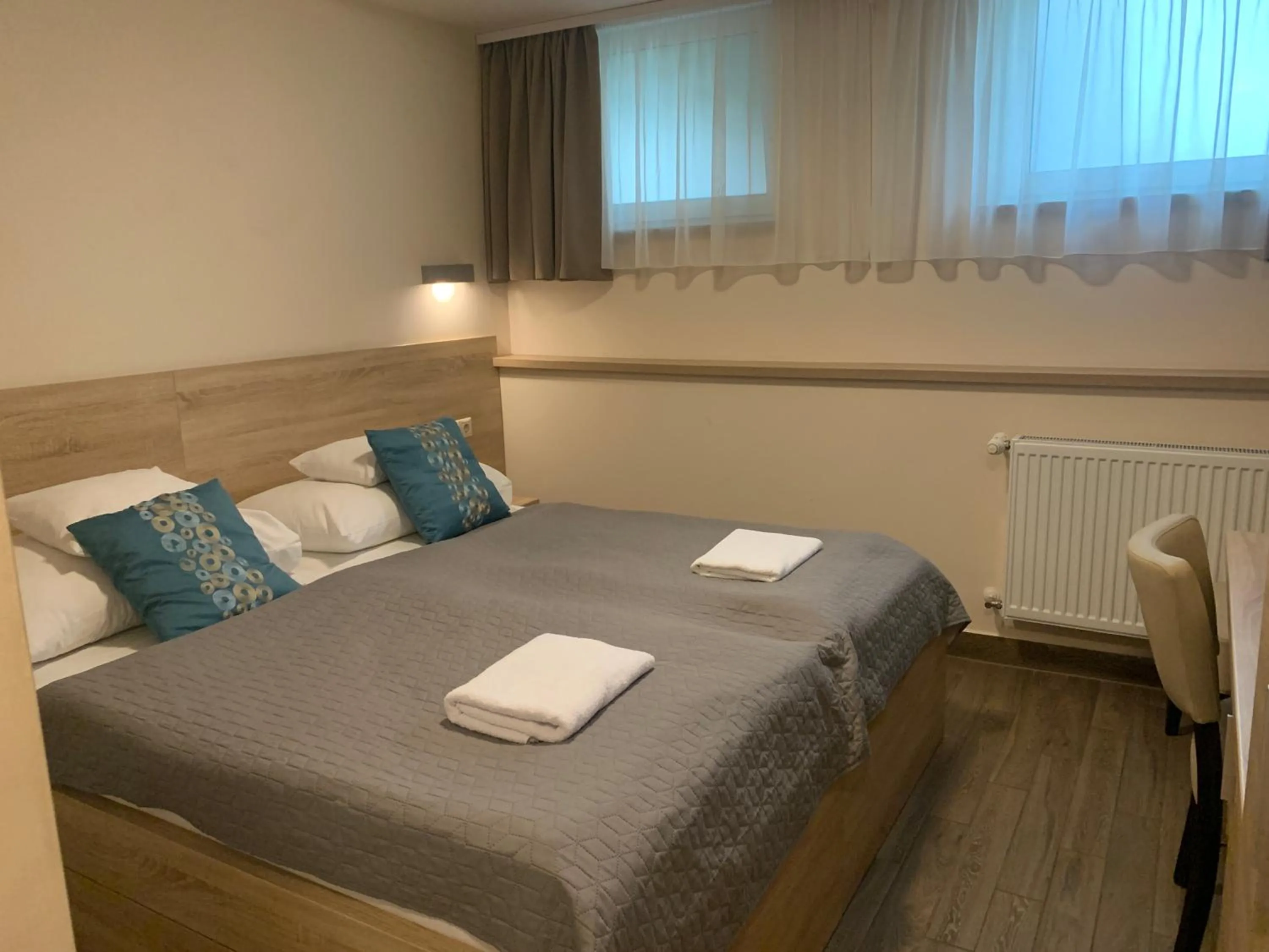 Bed in Nimród Hotel és Ètterem