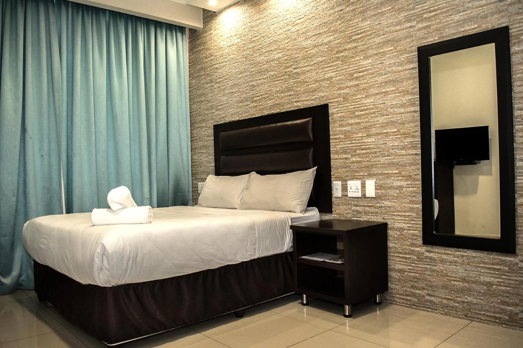 Bedroom, Bed in Bayside Hotel Pietermaritzburg