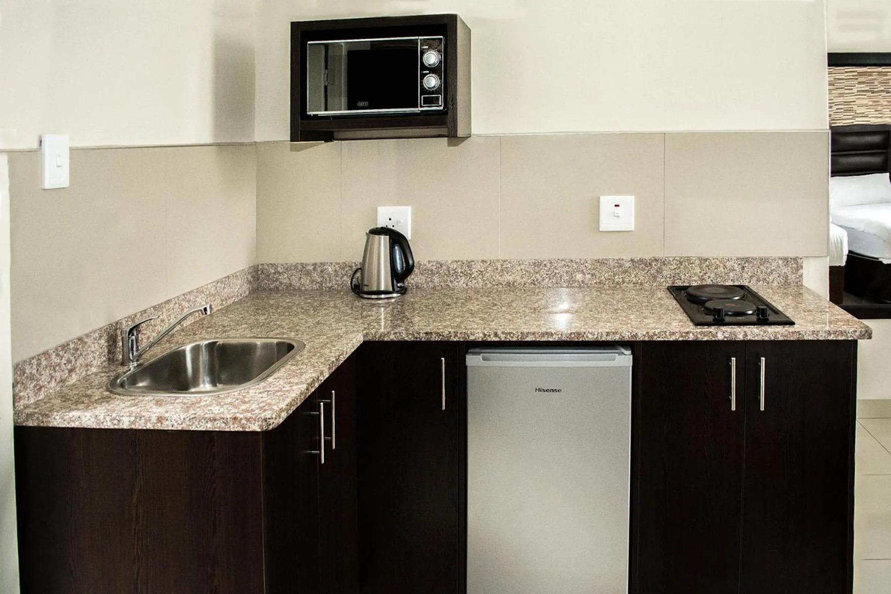 Kitchen or kitchenette in Bayside Hotel Pietermaritzburg