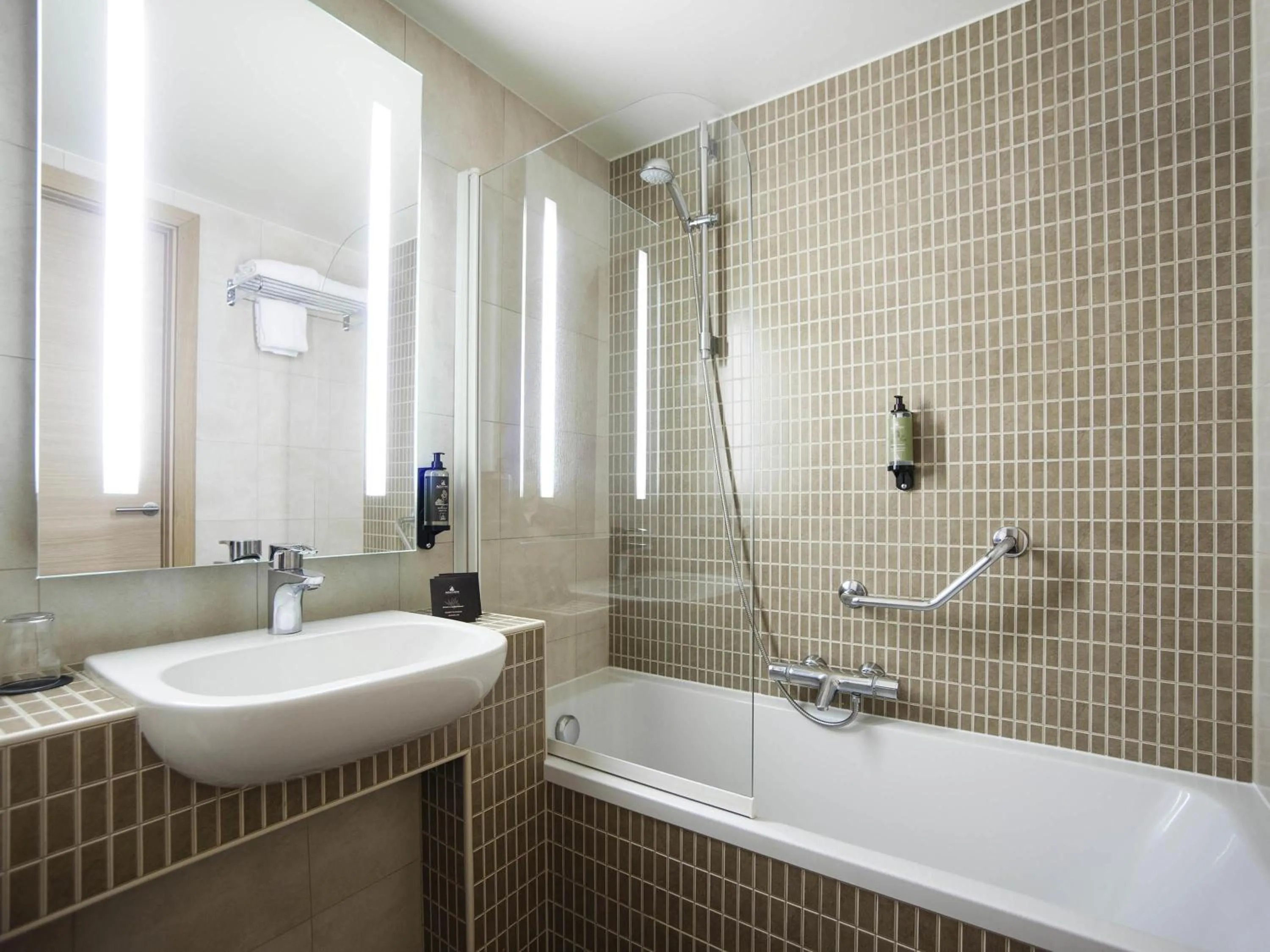 Bedroom in Novotel Brussels Centre Midi