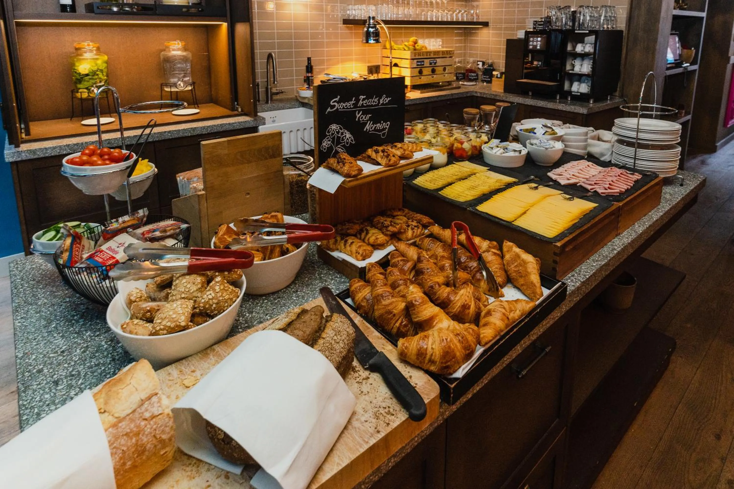 Breakfast in Hotel van de Vijsel