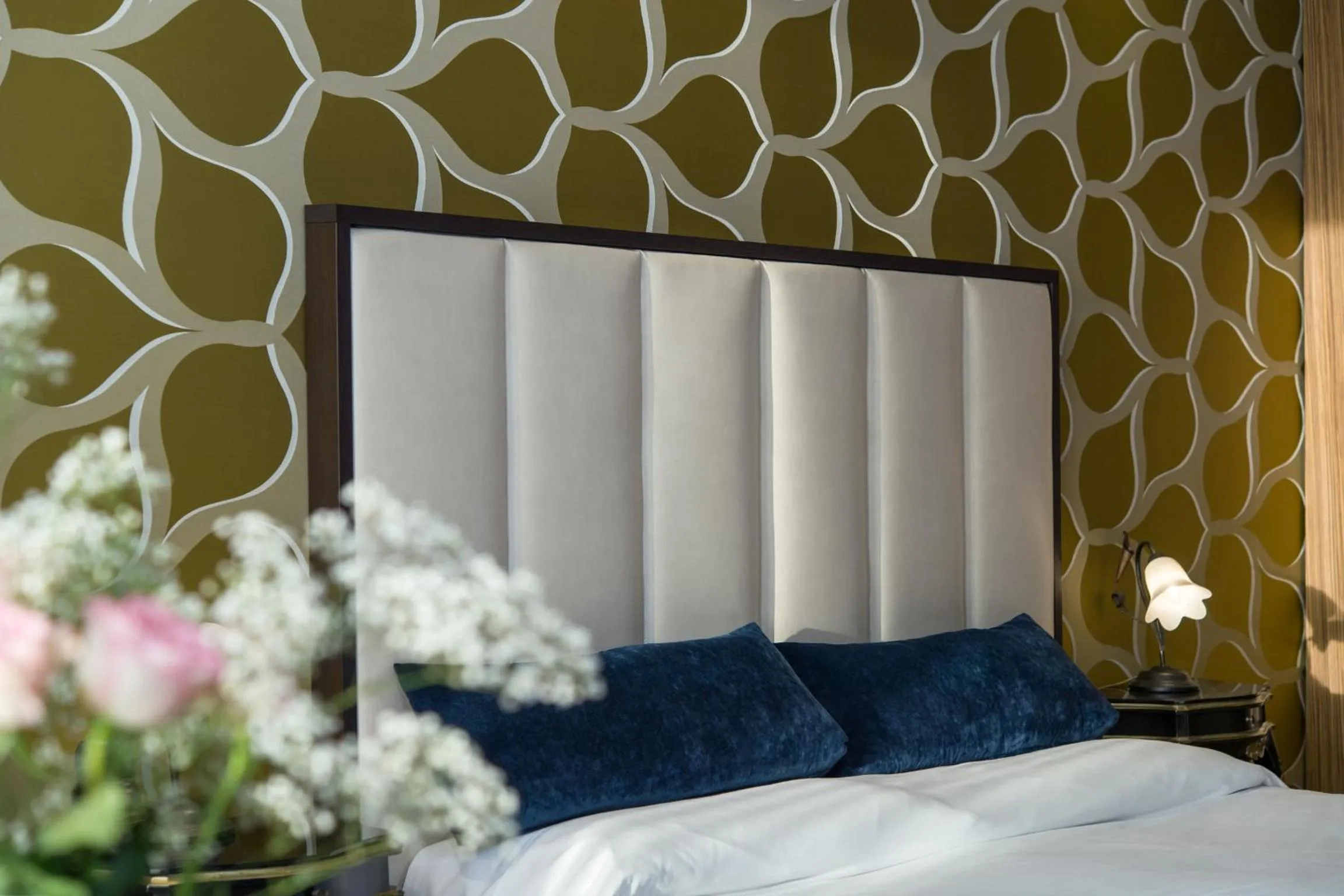 Decorative detail, Bed in Locanda Leon Bianco on the Grand Canal