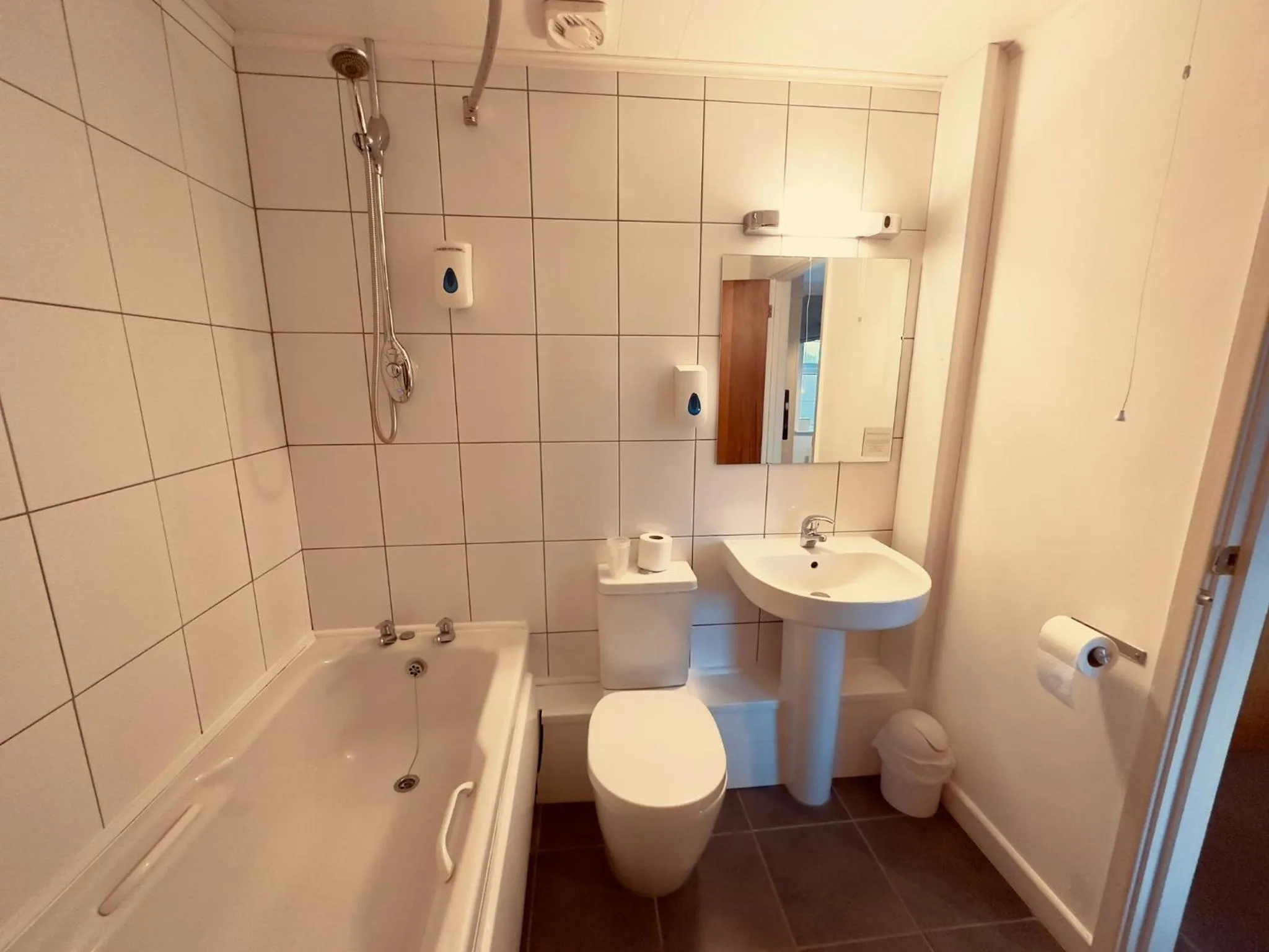 Shower in 281 Hotel & Restaurant