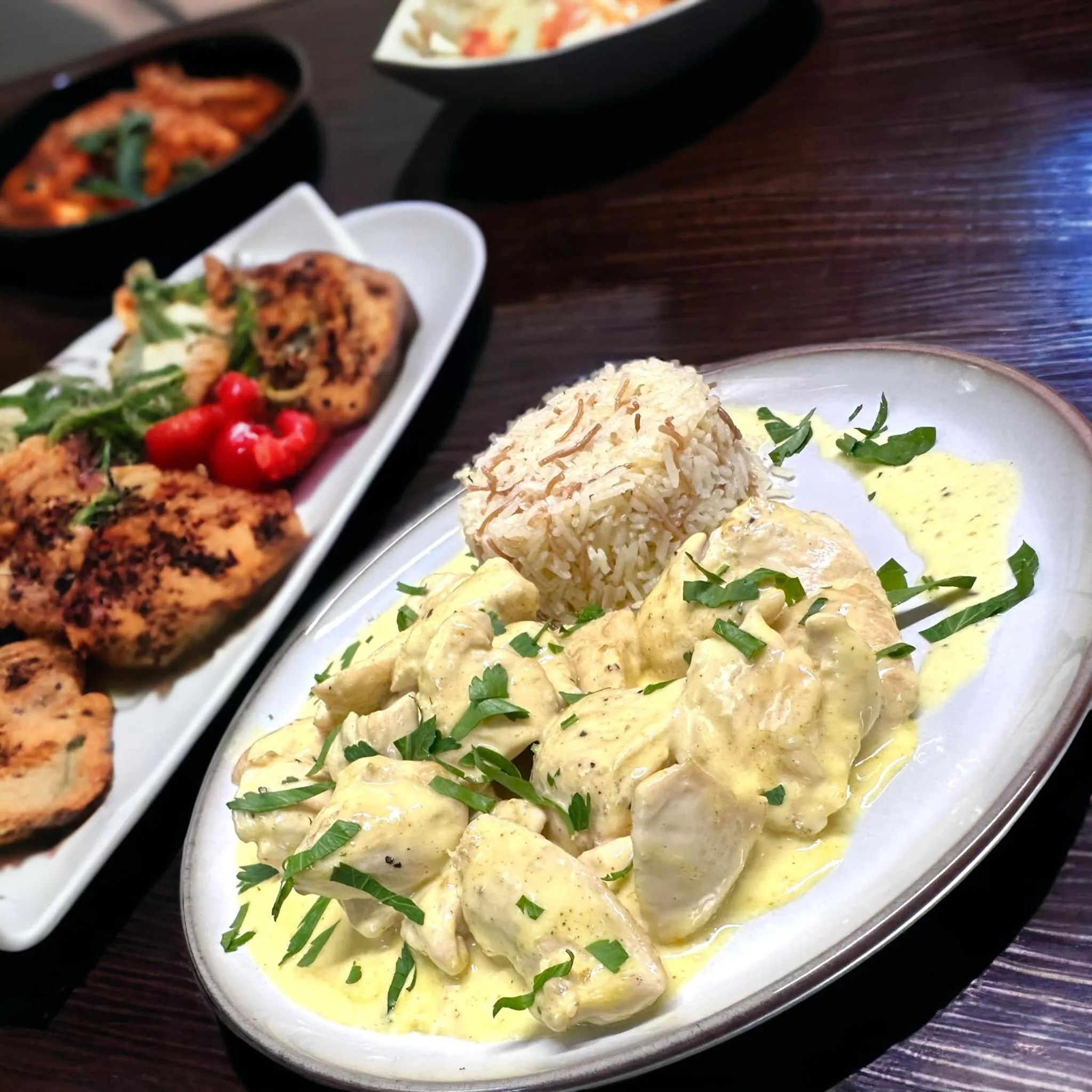 Restaurant/places to eat in 281 Hotel & Restaurant