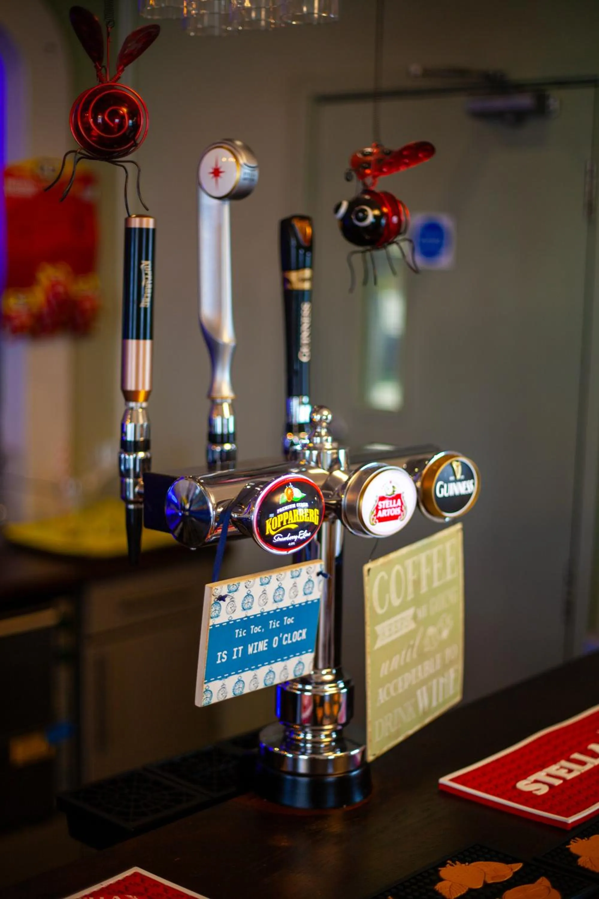 Alcoholic drinks in Pine Lodge Hotel & Restaurant Mansfield