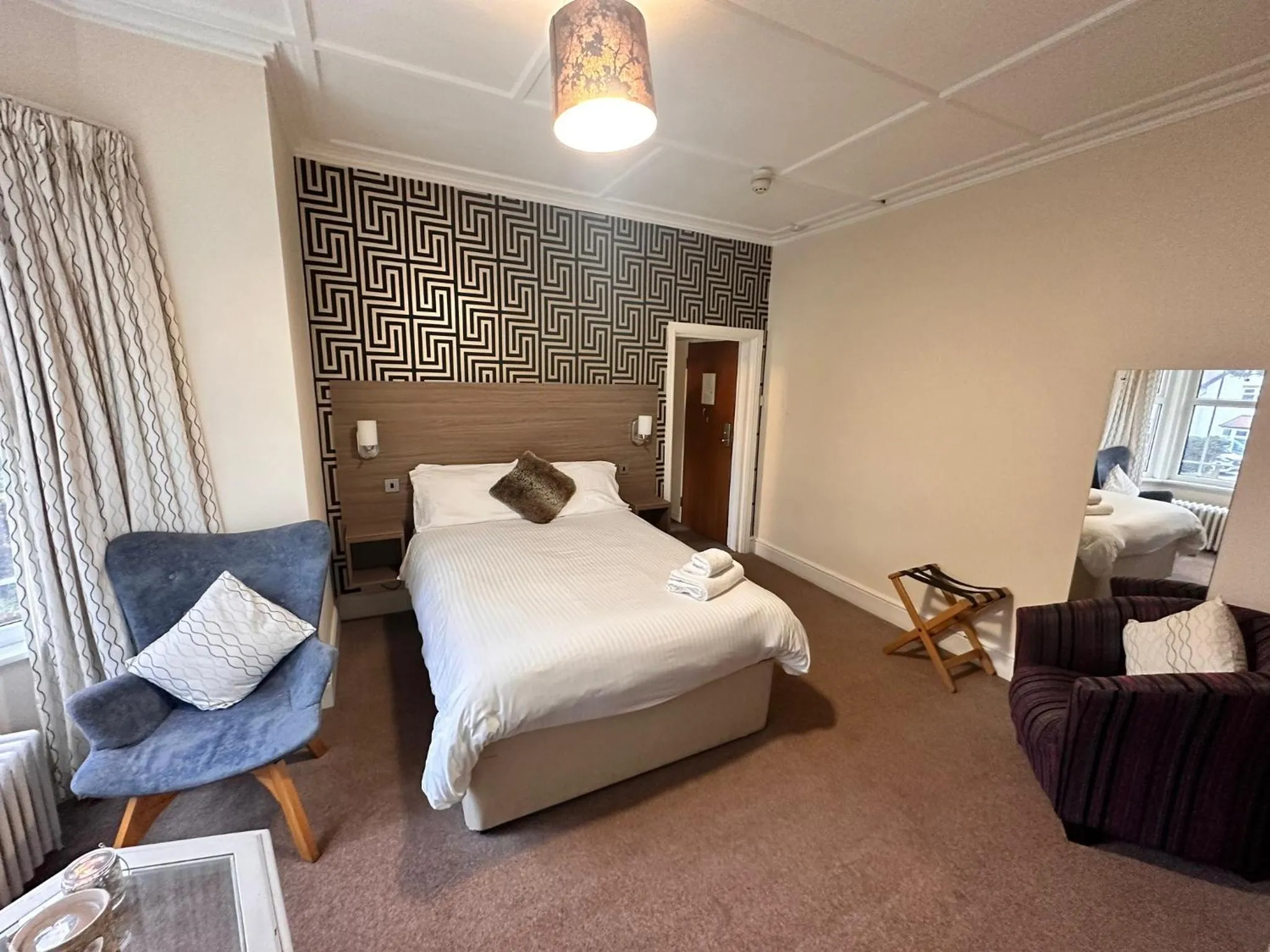 Bed in 281 Hotel & Restaurant