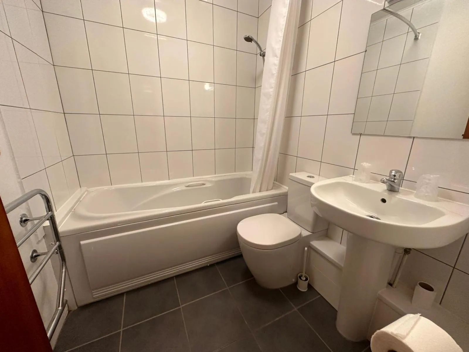 Shower in 281 Hotel & Restaurant