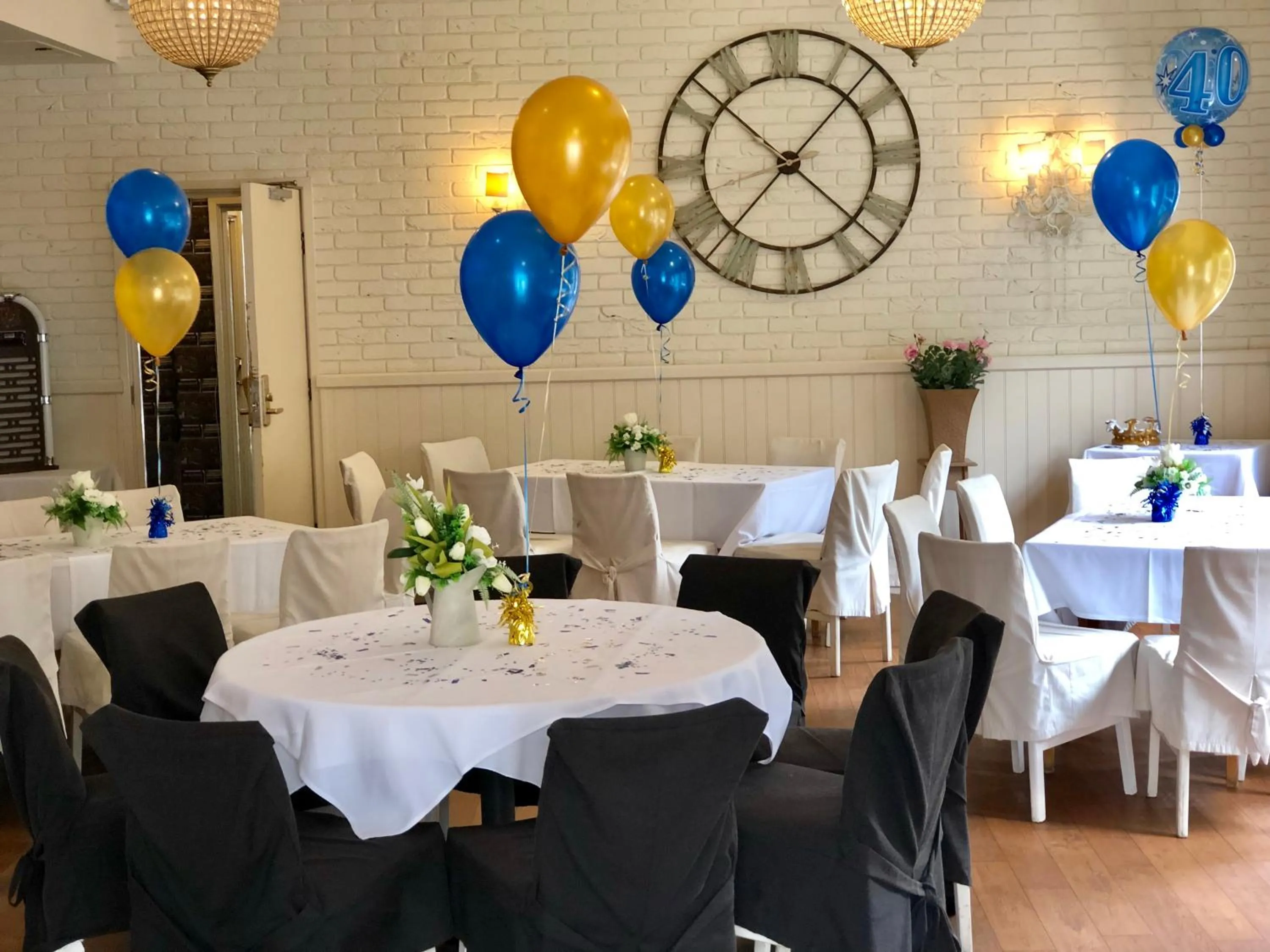 Restaurant/places to eat in 281 Hotel & Restaurant