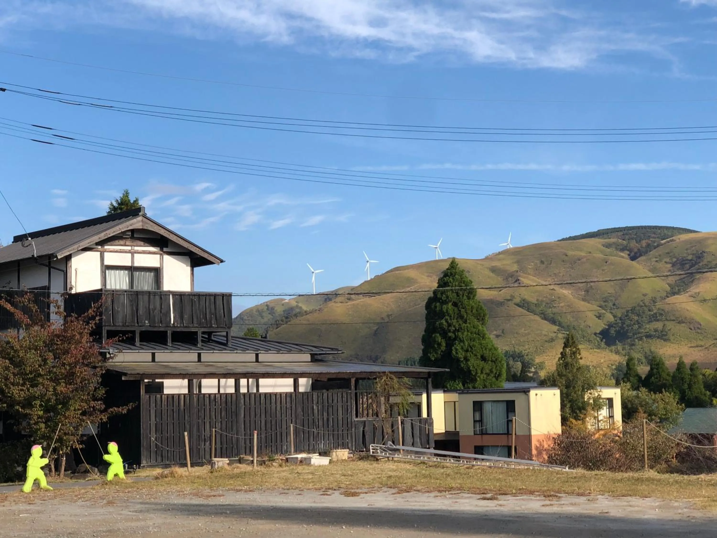 Facade/entrance in Kurokawa Mori no Cottage