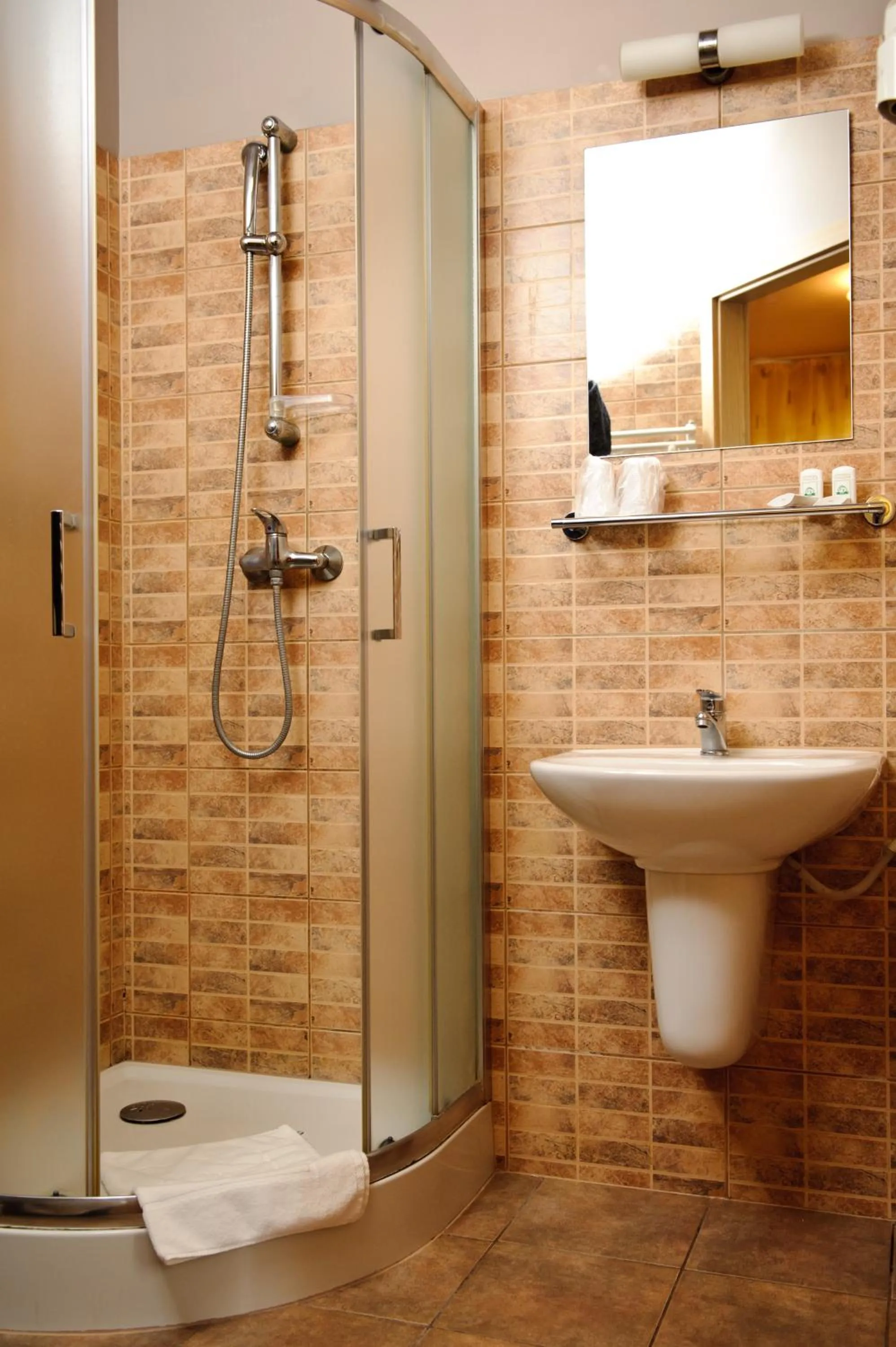 Shower in Hotel Carskie Koszary