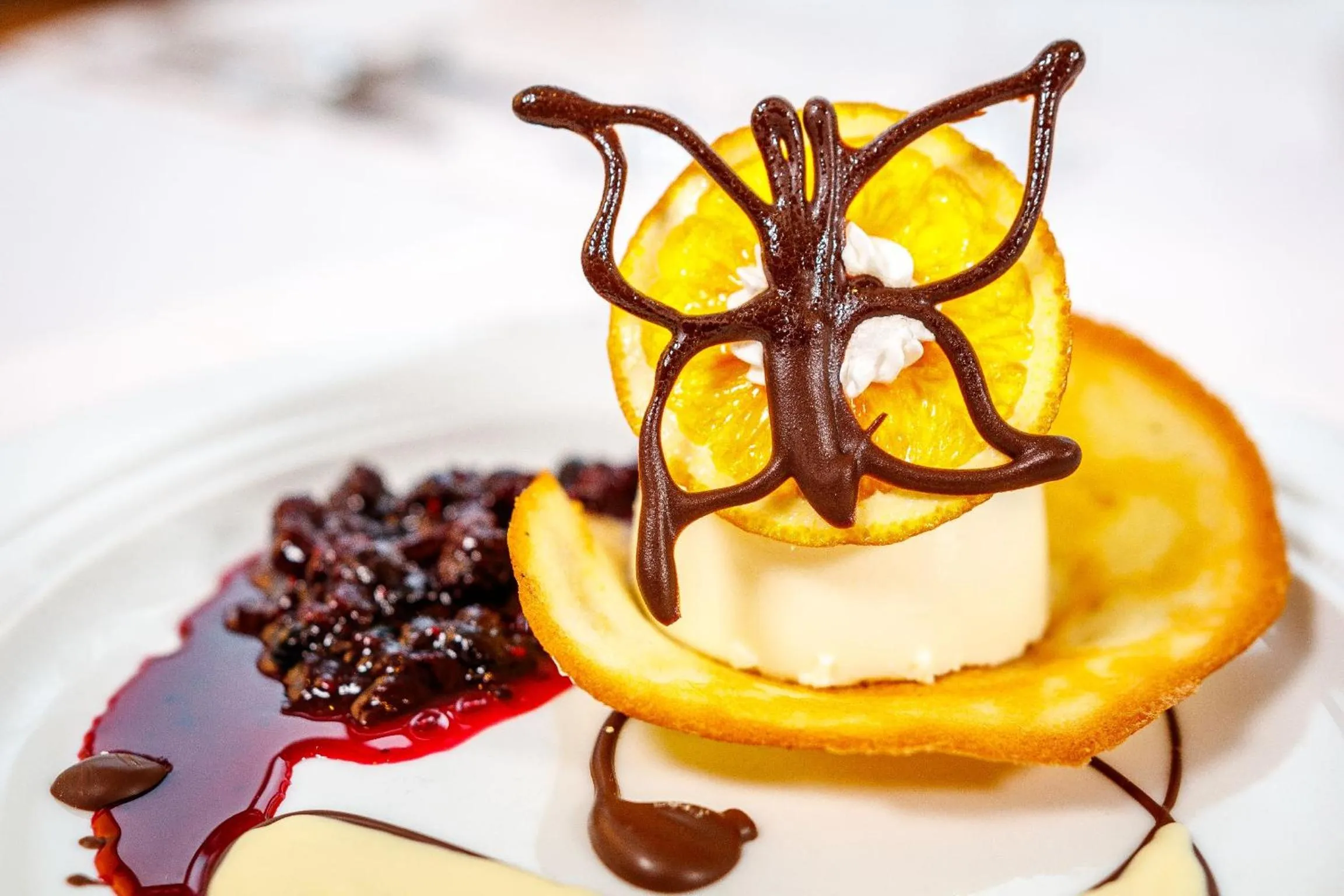 Restaurant/places to eat in Hotel Lapad