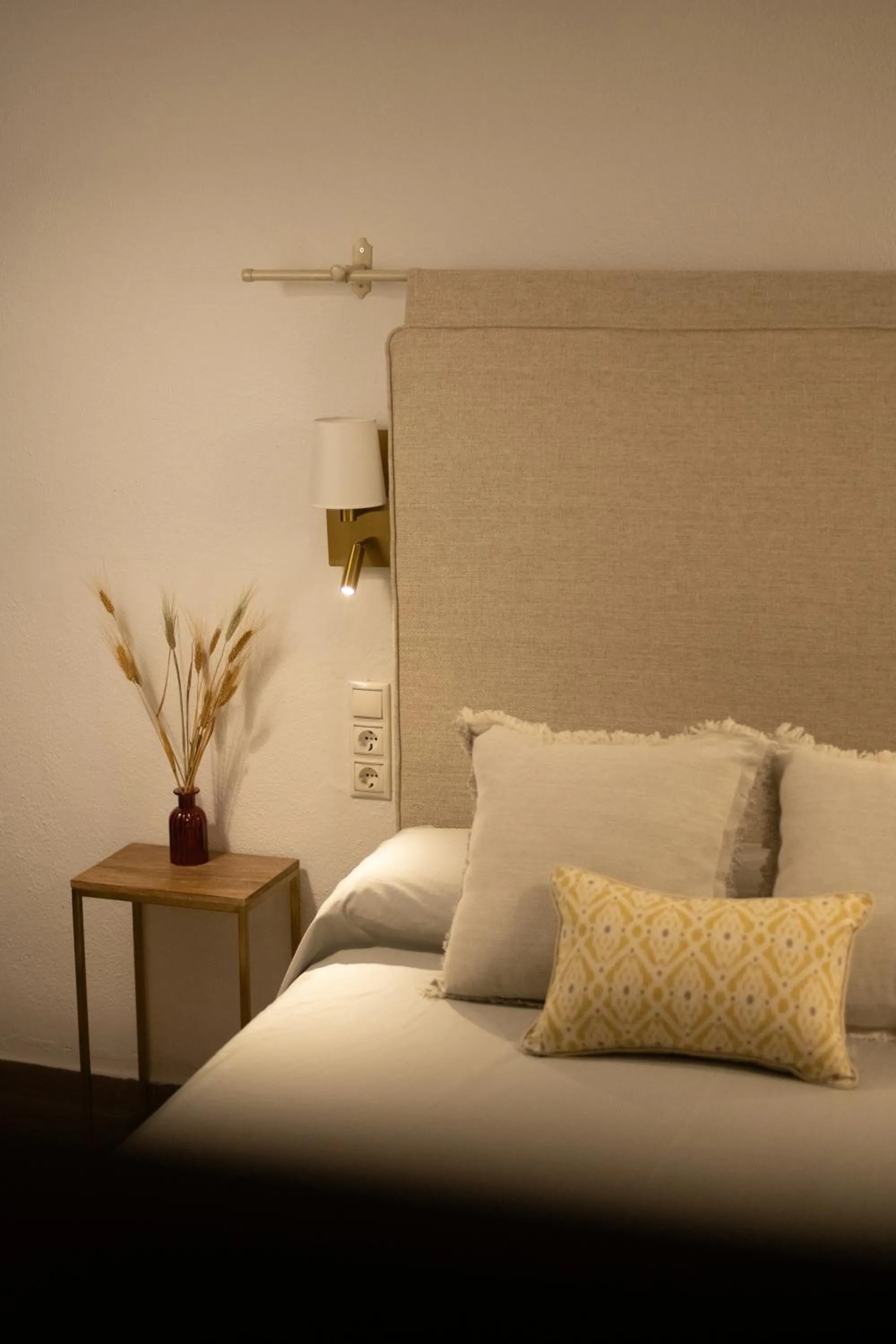 Bed in HOTEL BOUTIQUE ALMA ANDALUSí