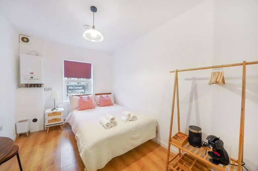 Double Room with Shared Bathroom in Central Comfort Rooms Double Room with Shared Bathroom in Central Comfort Rooms