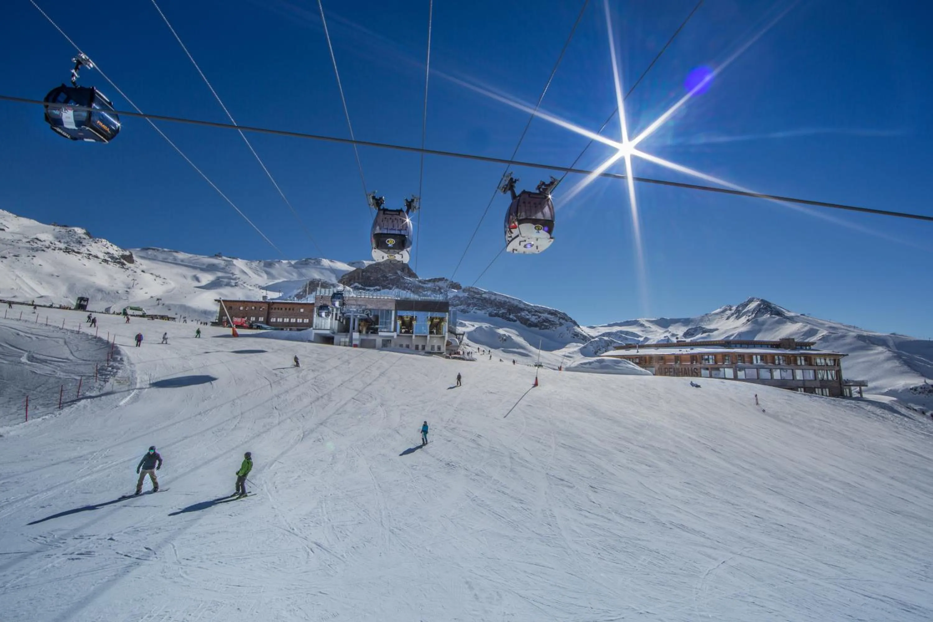 Skiing in Hotel Cresta