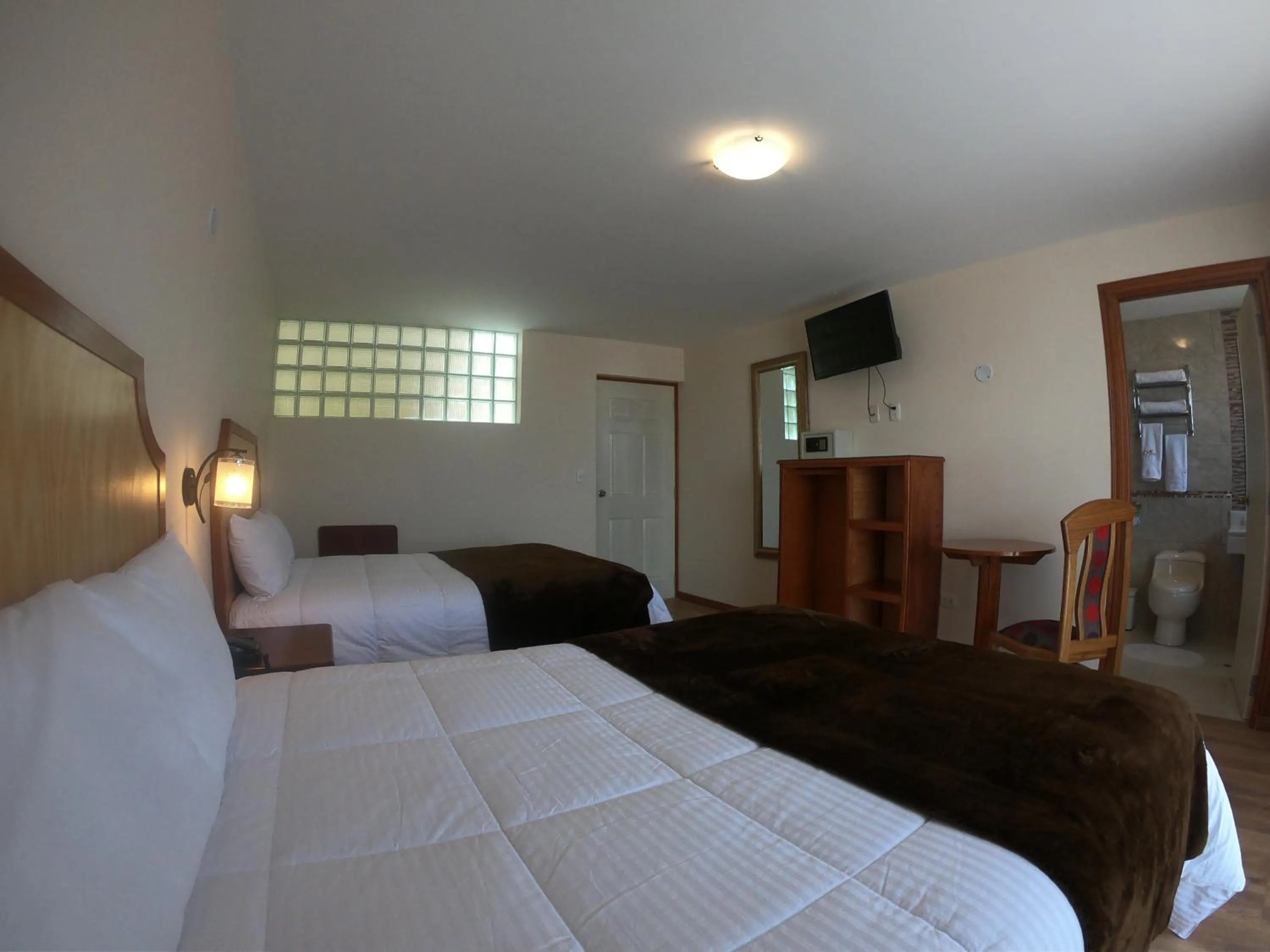 Bed in Sol Plaza Hotel