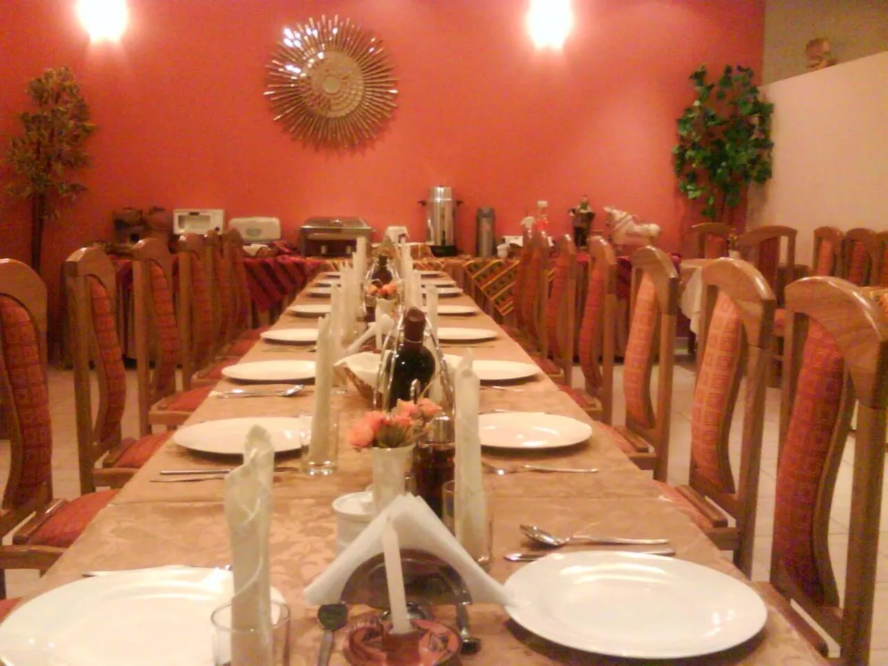 Restaurant/places to eat in Sol Plaza Hotel