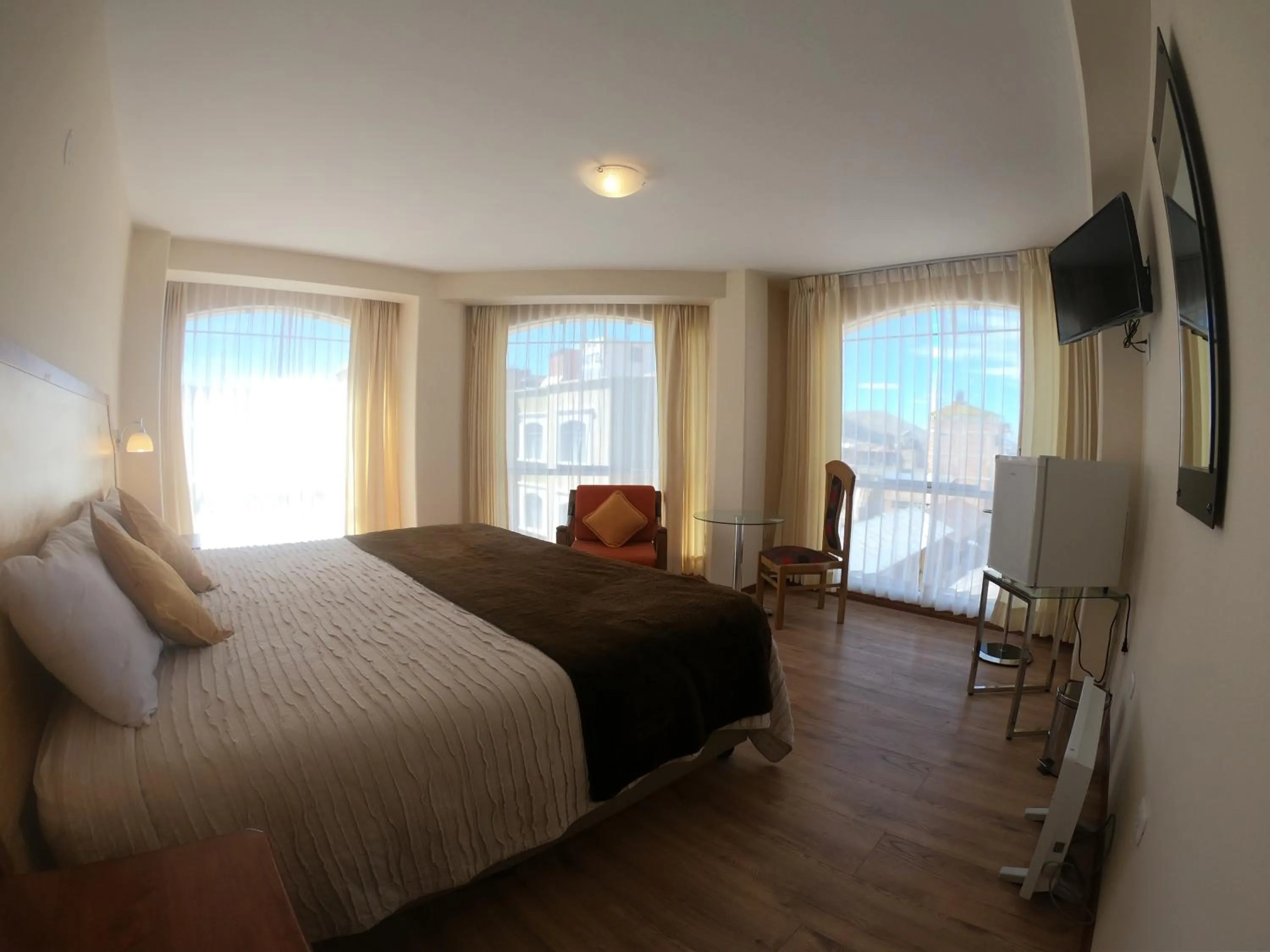 Bed in Sol Plaza Hotel