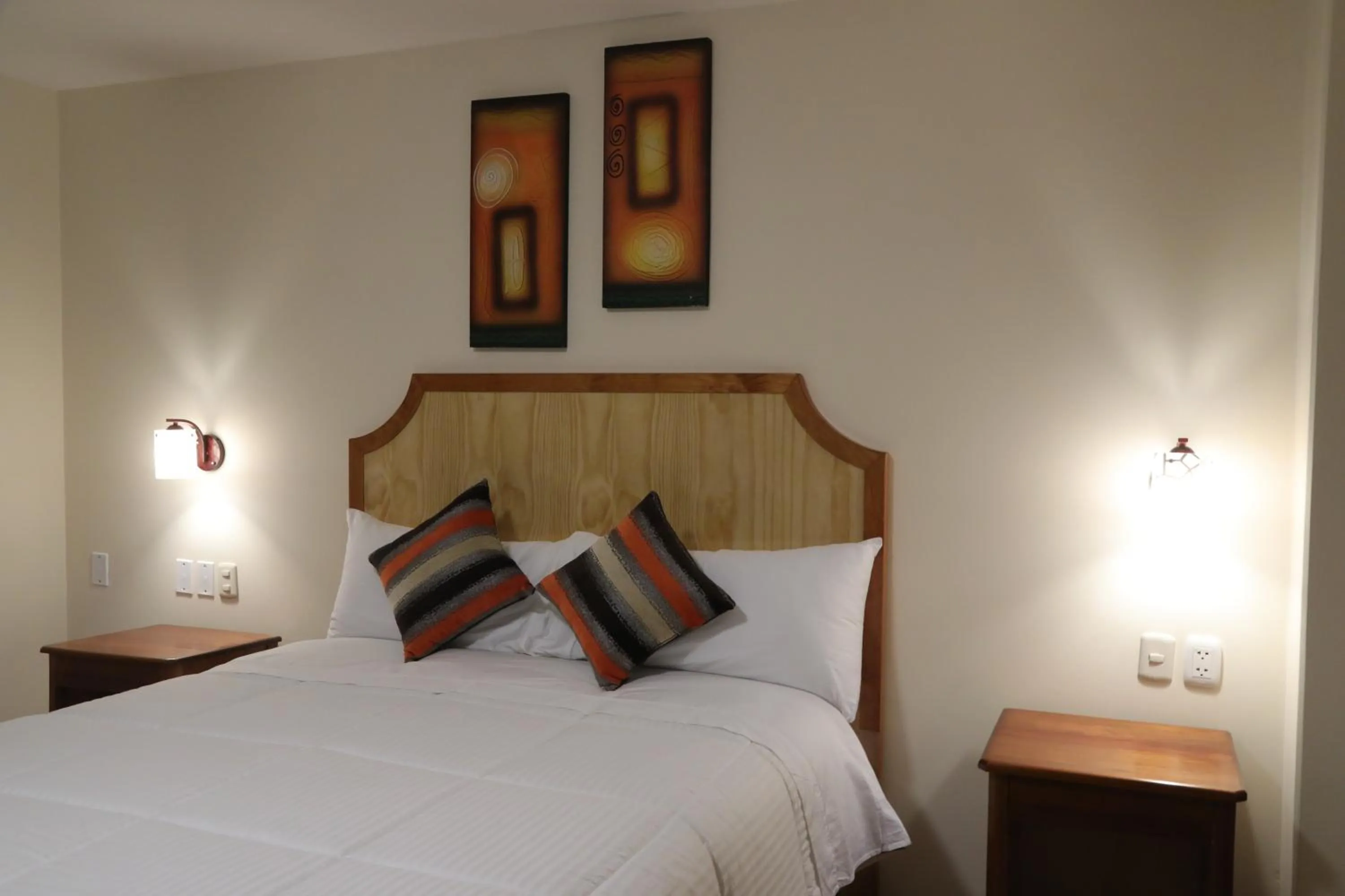 Bed in Sol Plaza Hotel