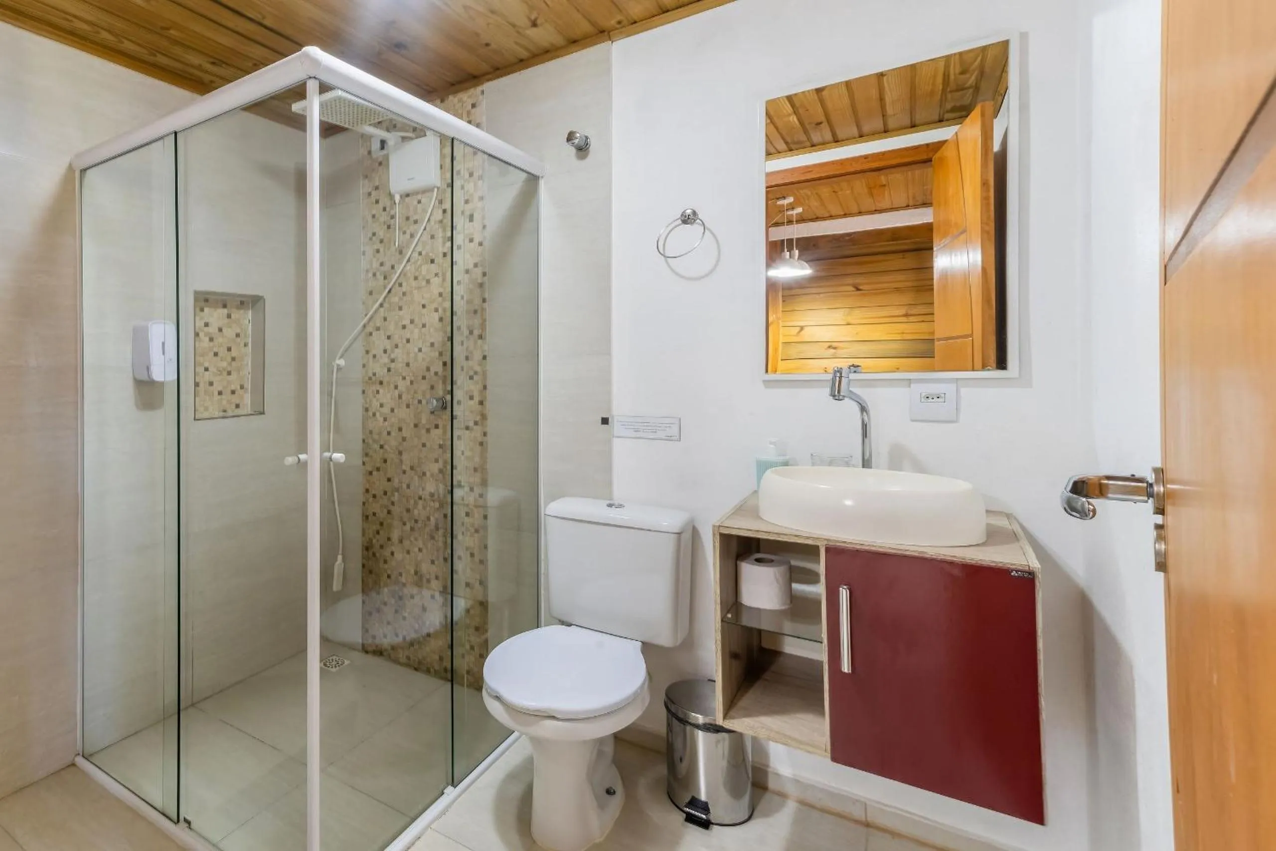 Toilet in Pousada Solar dos Lírios - Praia do Rosa