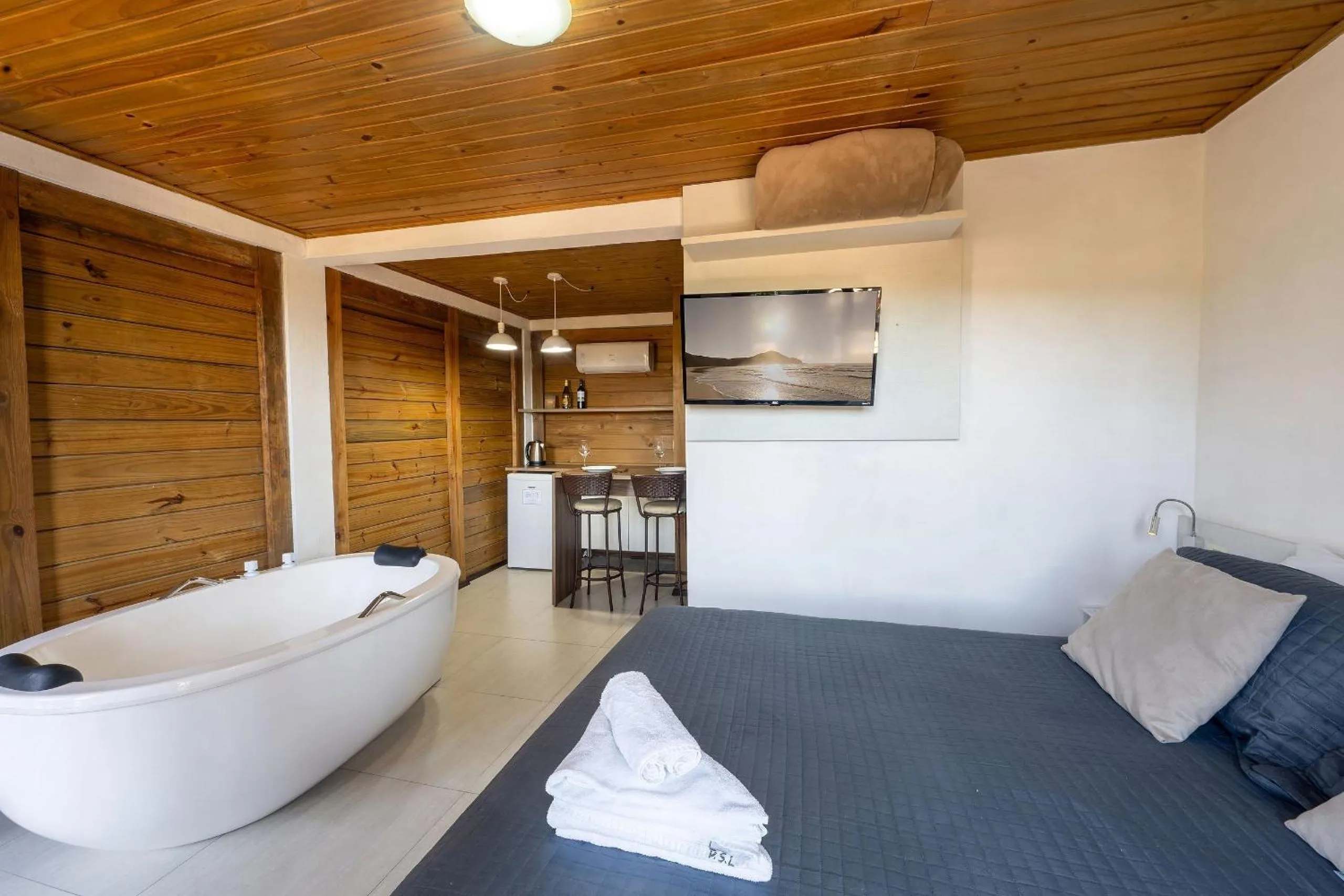 Bedroom, Bed in Pousada Solar dos Lírios - Praia do Rosa