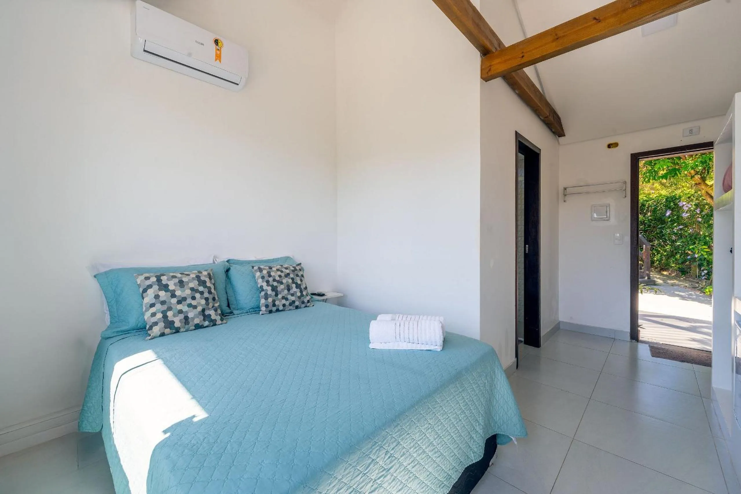 Bedroom, Bed in Pousada Solar dos Lírios - Praia do Rosa