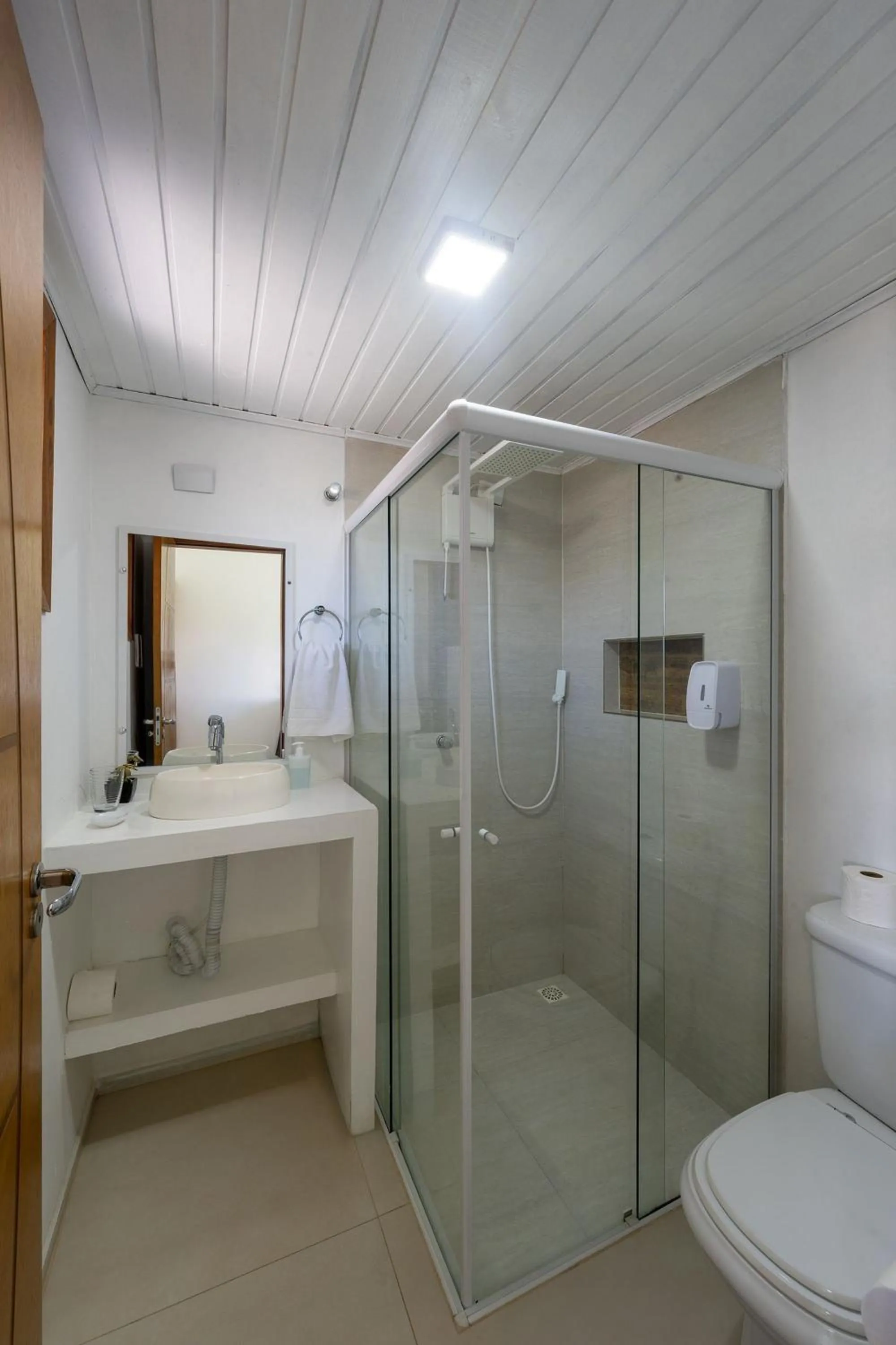 Toilet in Pousada Solar dos Lírios - Praia do Rosa