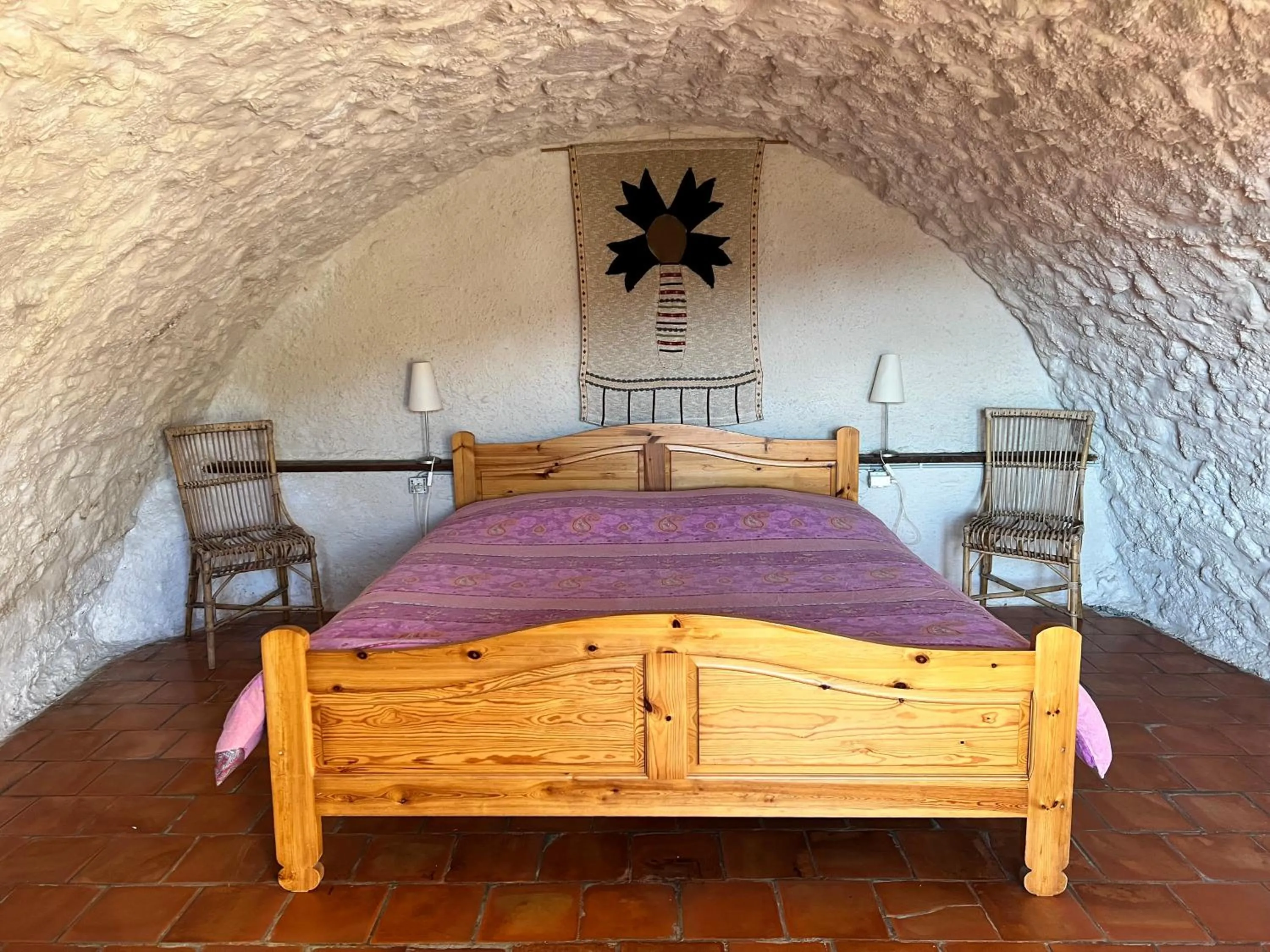 Spring, Bed in LES GITES D'ARDAILLERS