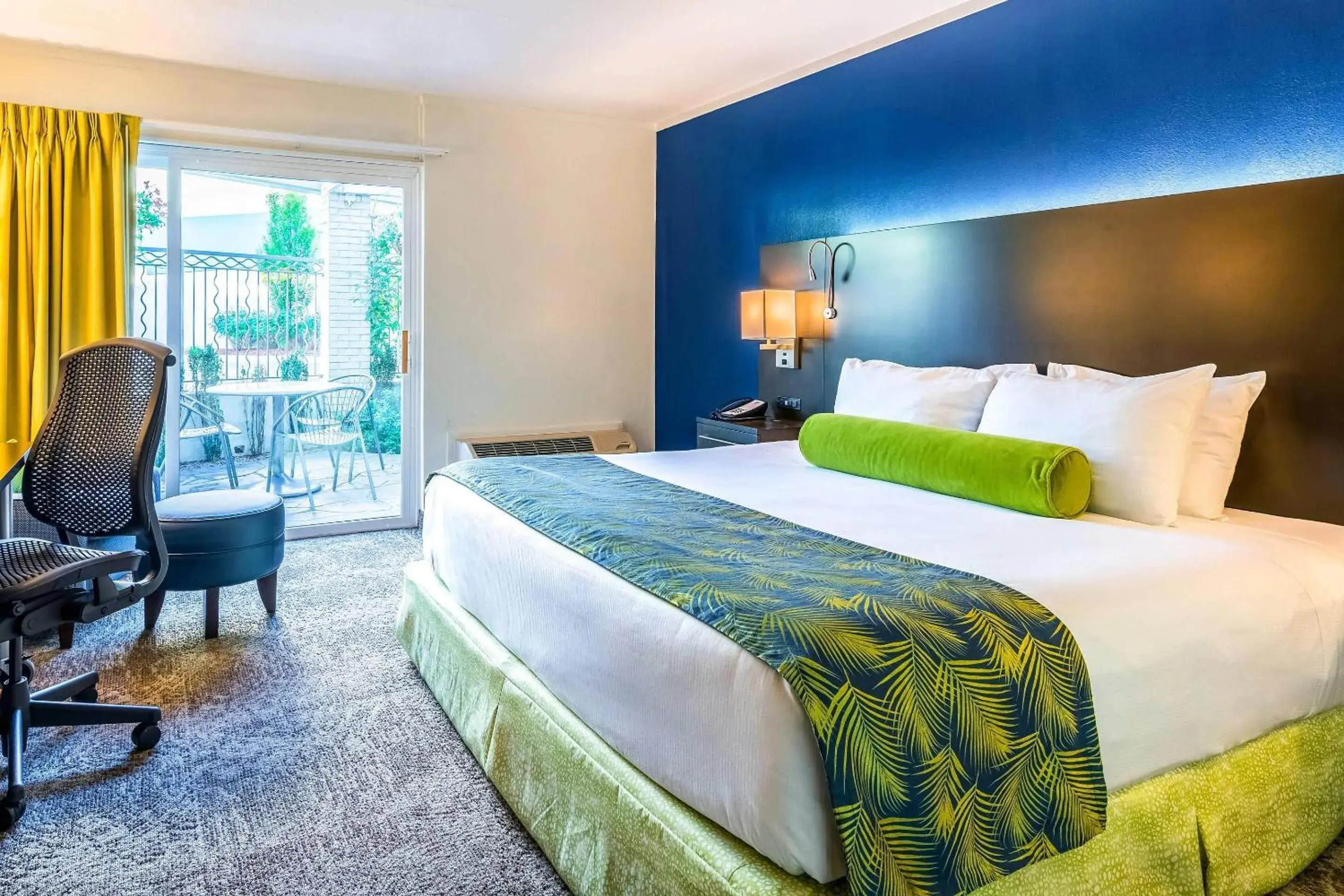 King Room with Balcony and Pool View in Oasis Hotel and Conv Center, an Ascend Collection Hotel King Room with Balcony and Pool View in Oasis Hotel and Conv Center, an Ascend Collection Hotel