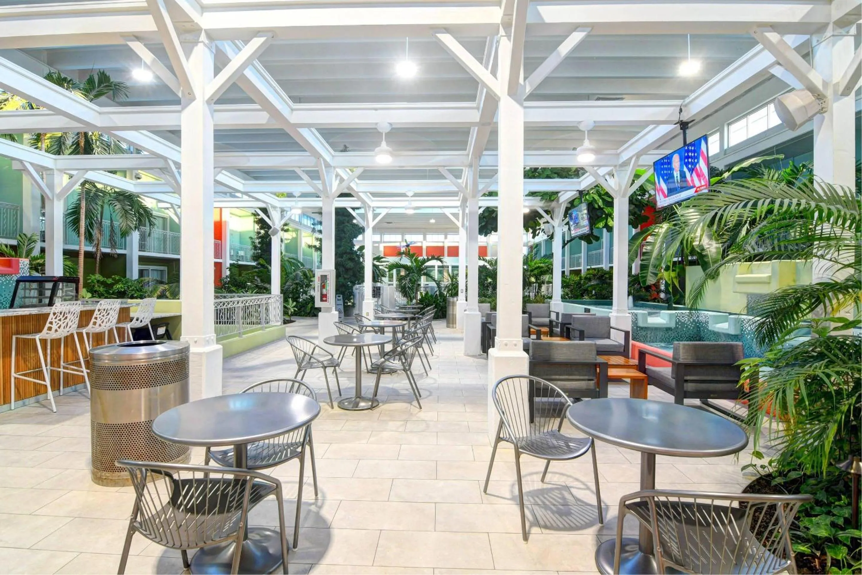 Lobby or reception in Oasis Hotel and Conv Center, an Ascend Collection Hotel