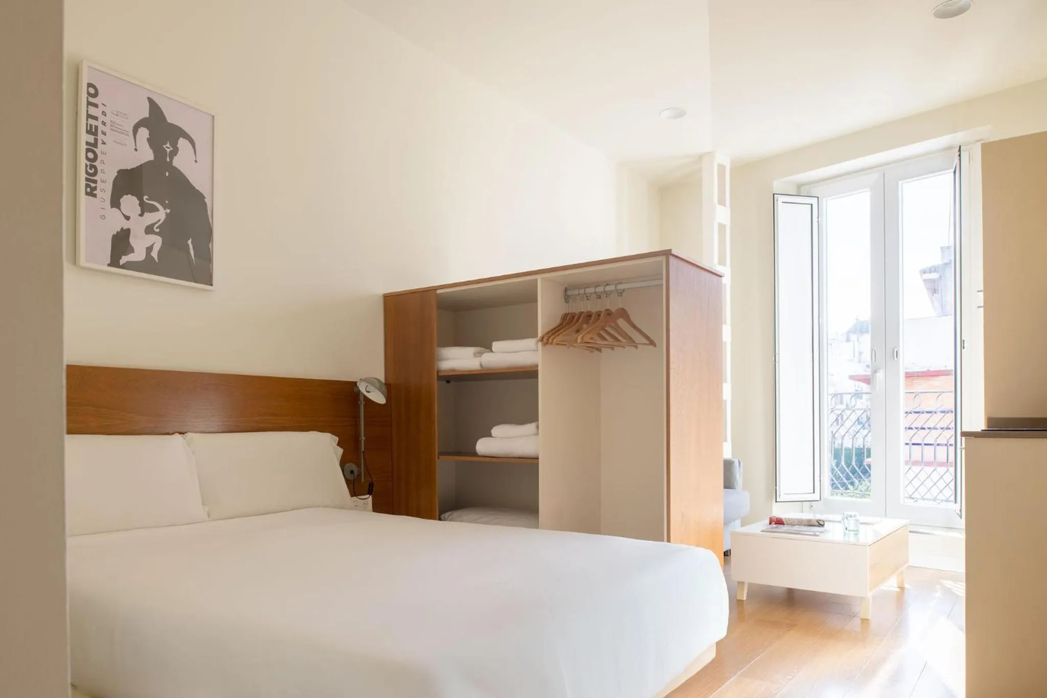 Bed in Ópera Apartments Alameda