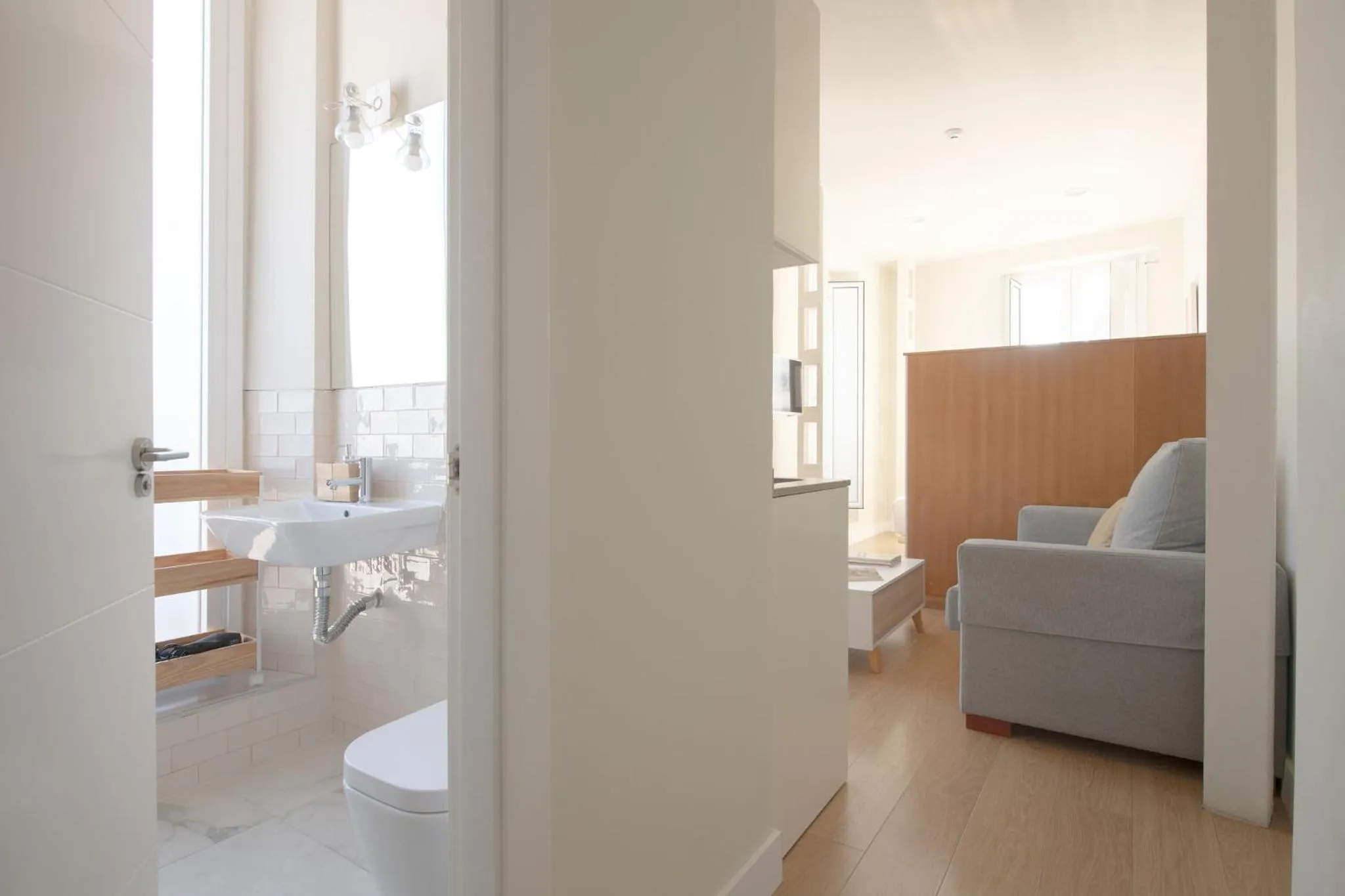 Photo of the whole room in Ópera Apartments Alameda