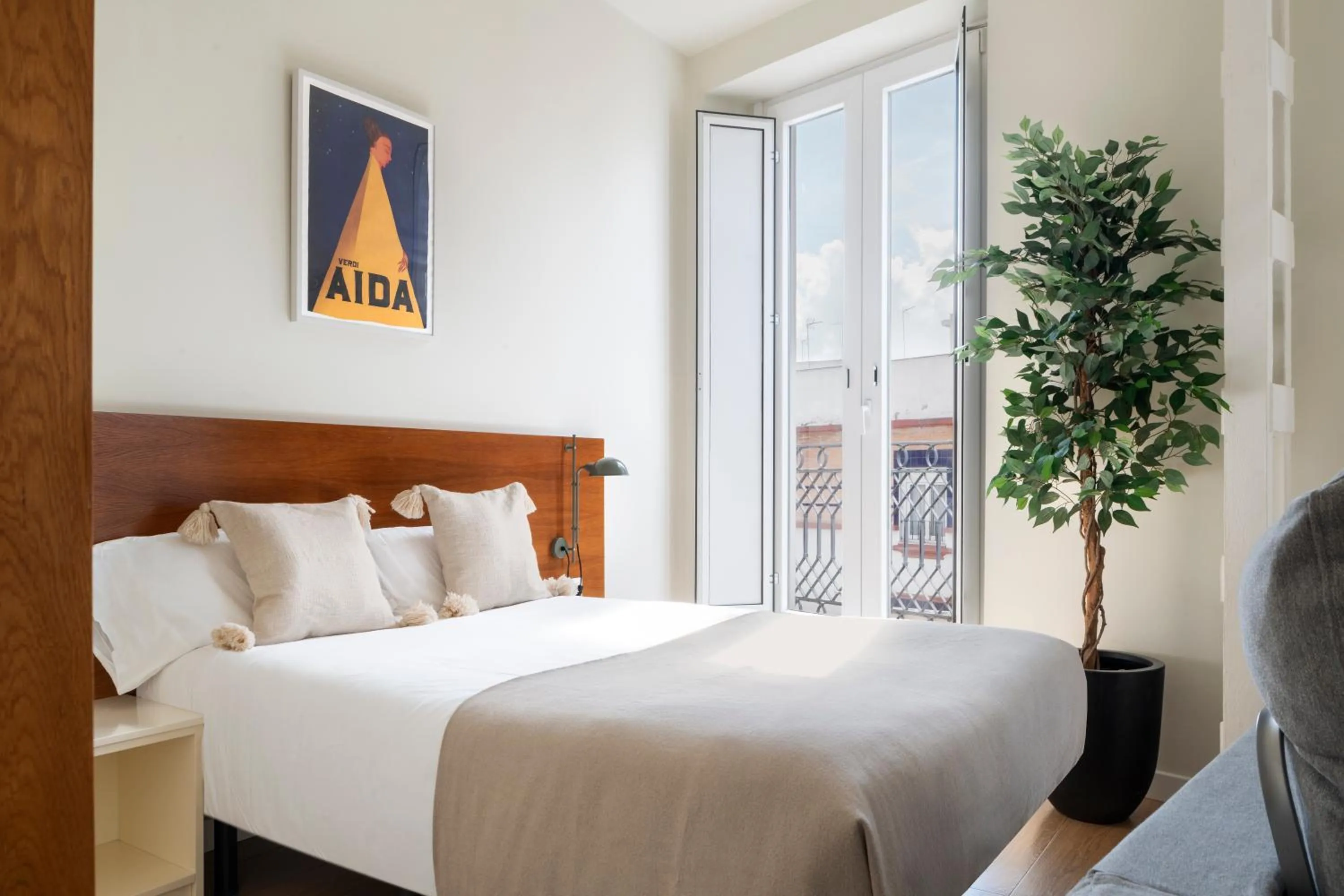 Bed in Ópera Apartments Alameda