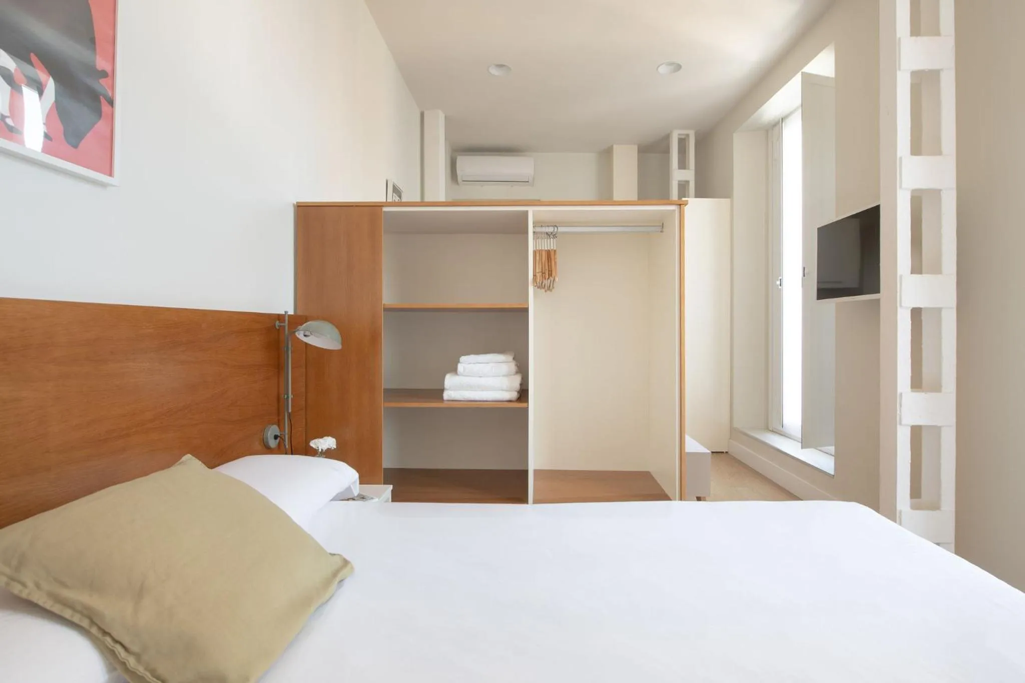 Bed in Ópera Apartments Alameda