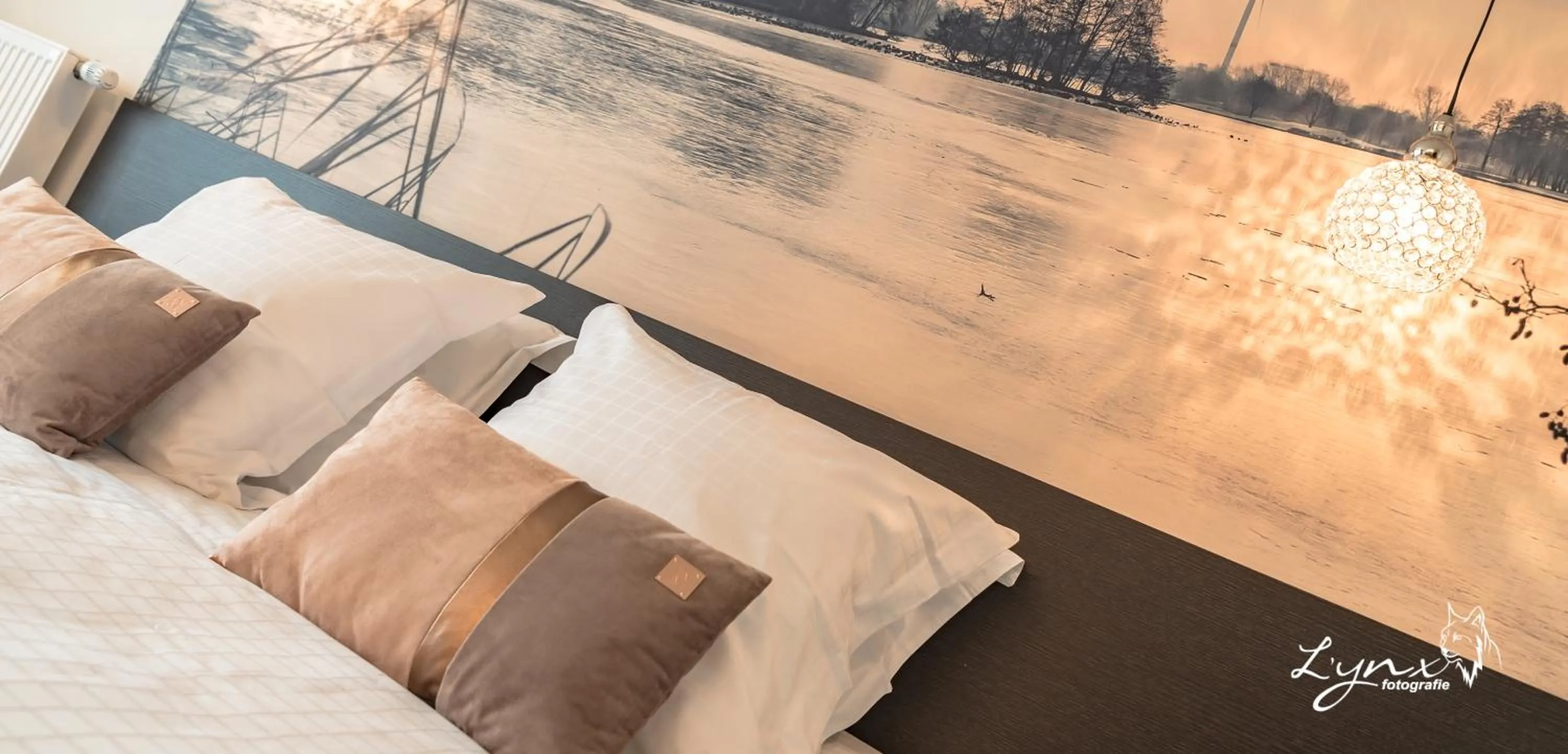 Decorative detail, Bed in De Vesten Comfort Lodge