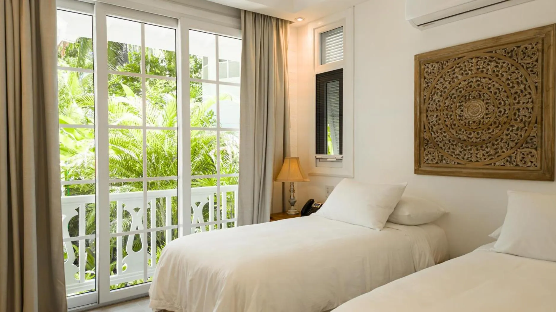 Photo of the whole room, Bed in Hotel Aguas Claras Member of the Cayuga Collection