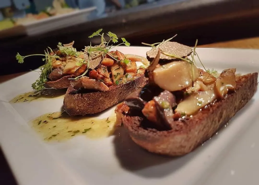 Food in Glendale Hotel