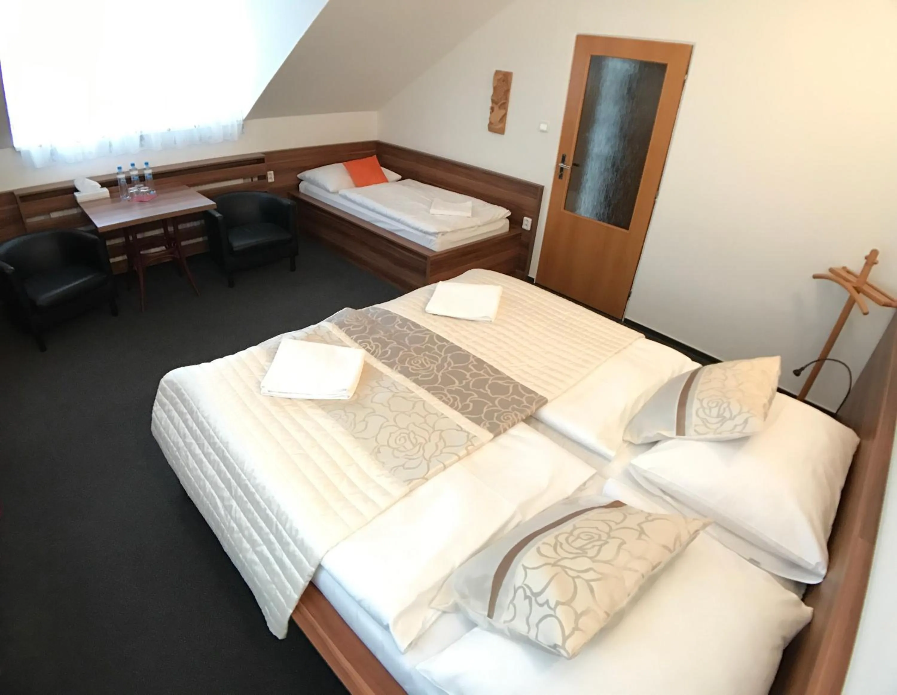 Photo of the whole room, Bed in Hotel ROSE Břeclav