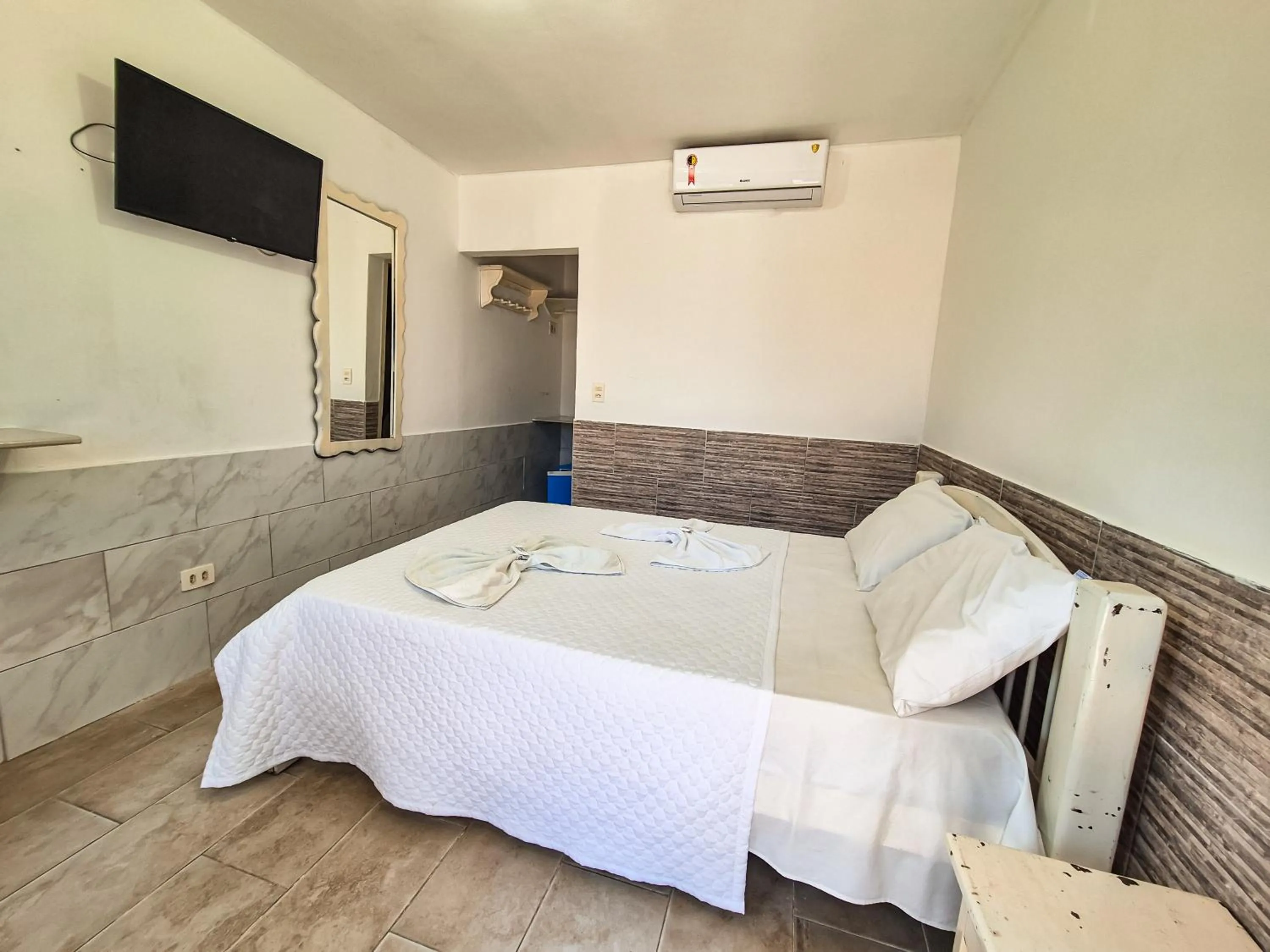 Photo of the whole room, Bed in Pousada Morada Azul