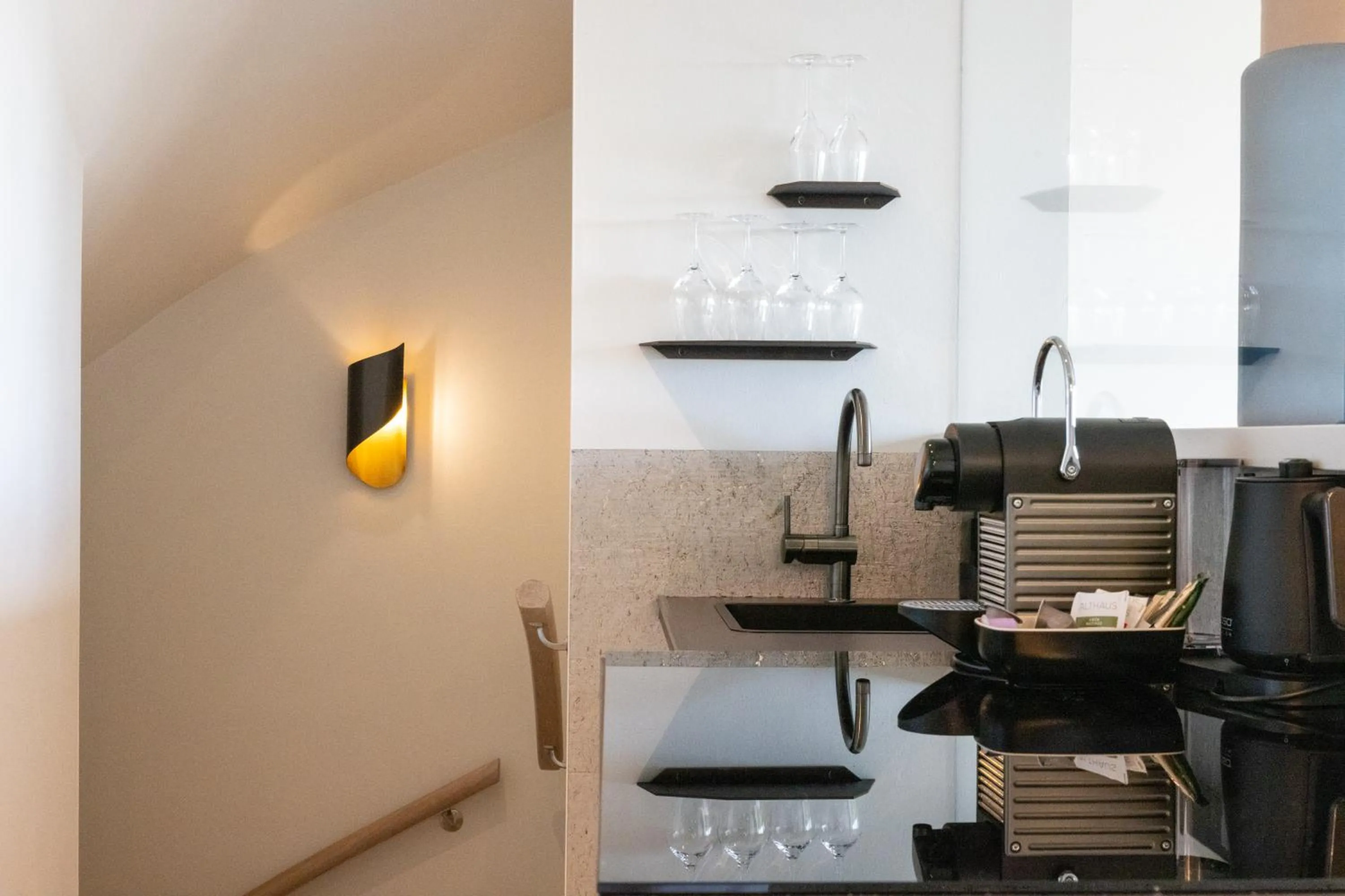 Kitchen or kitchenette in Hotel STRAND am Königshafen